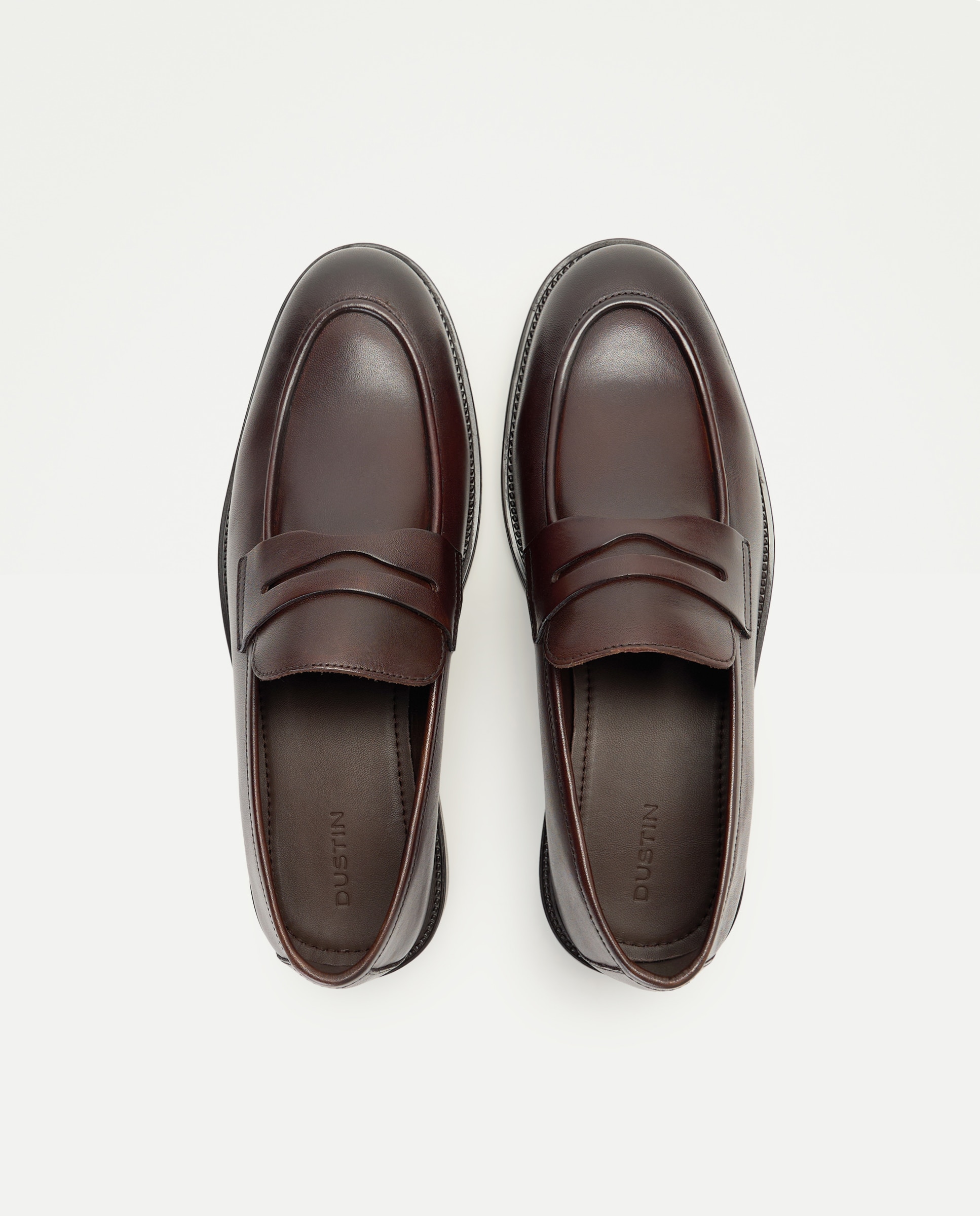 Mocassins em Pele com Travessão Castanho-4