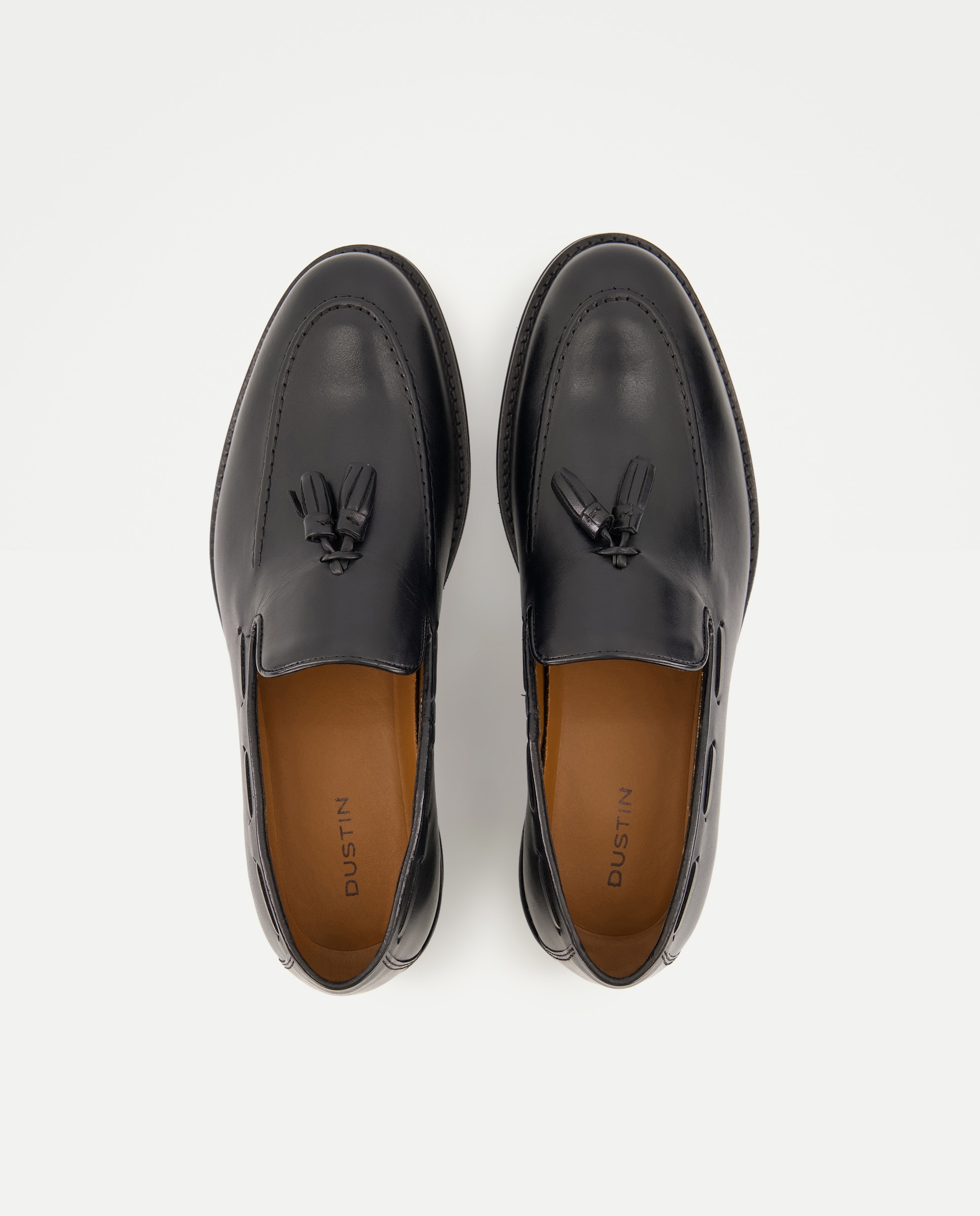 Mocassins com Borlas e em Pele Preto-4