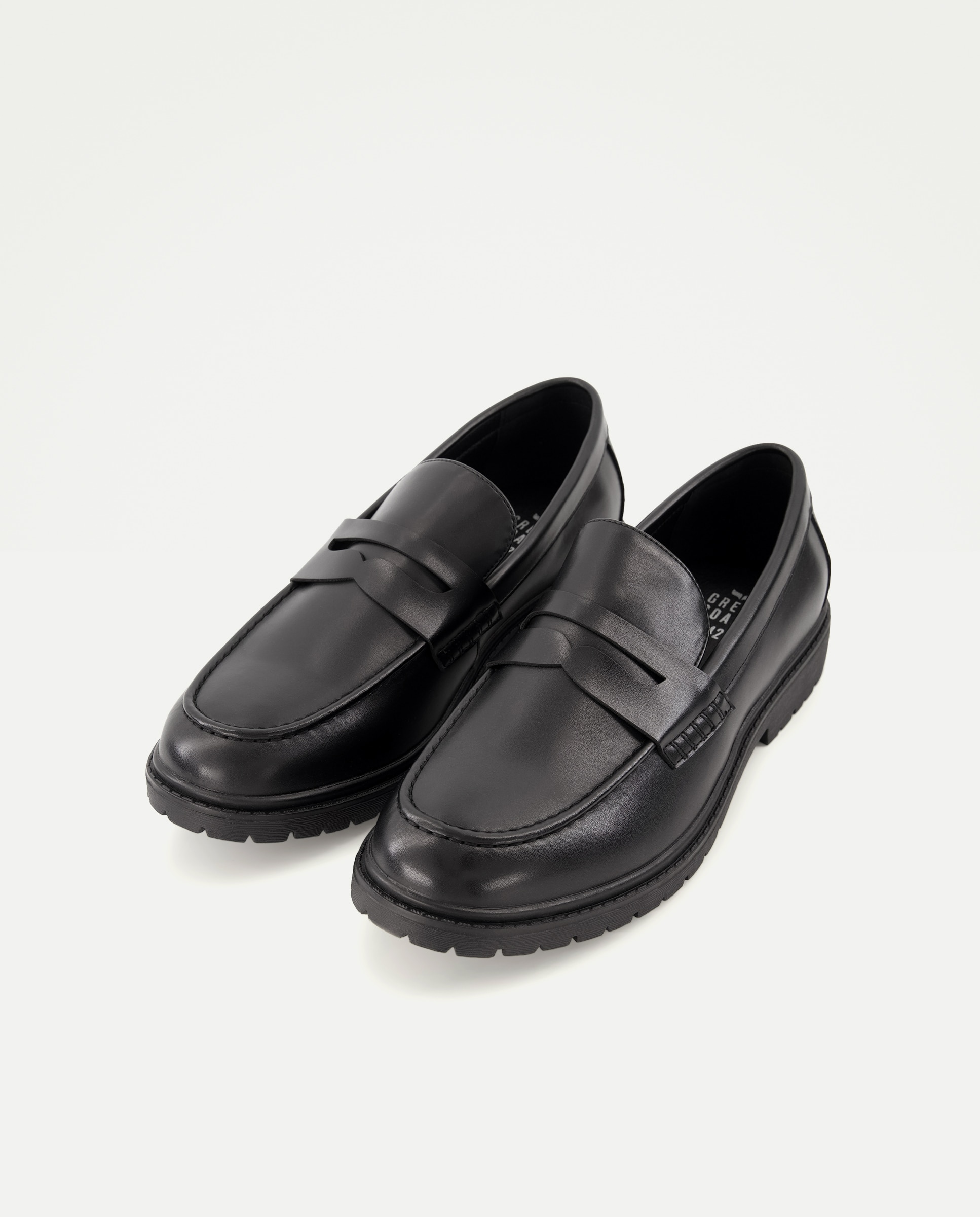 Mocassins com Detalhe de Travessão Preto-2