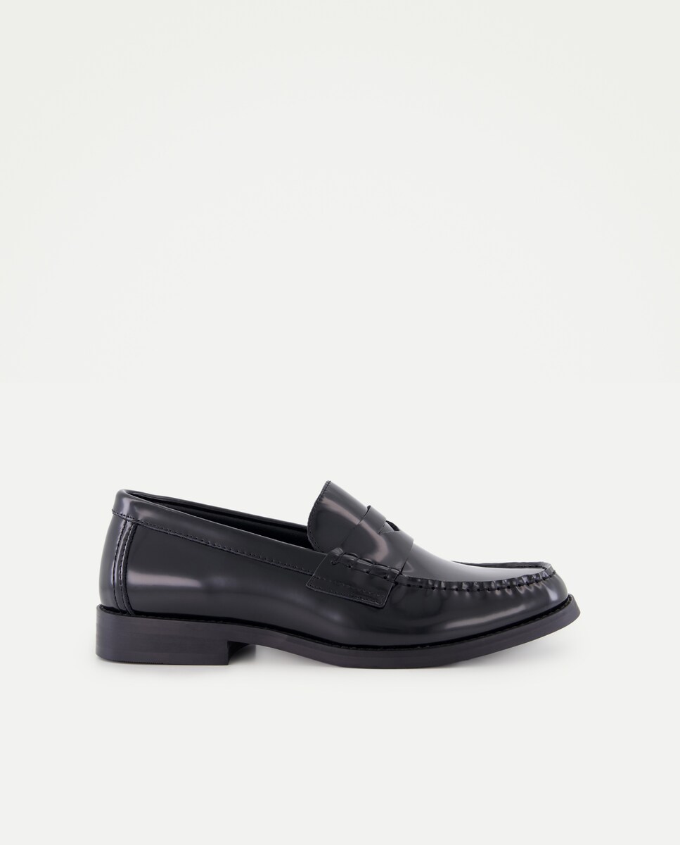 Imagen 0 de Mocasines de hombre realizados en piel Burdeos