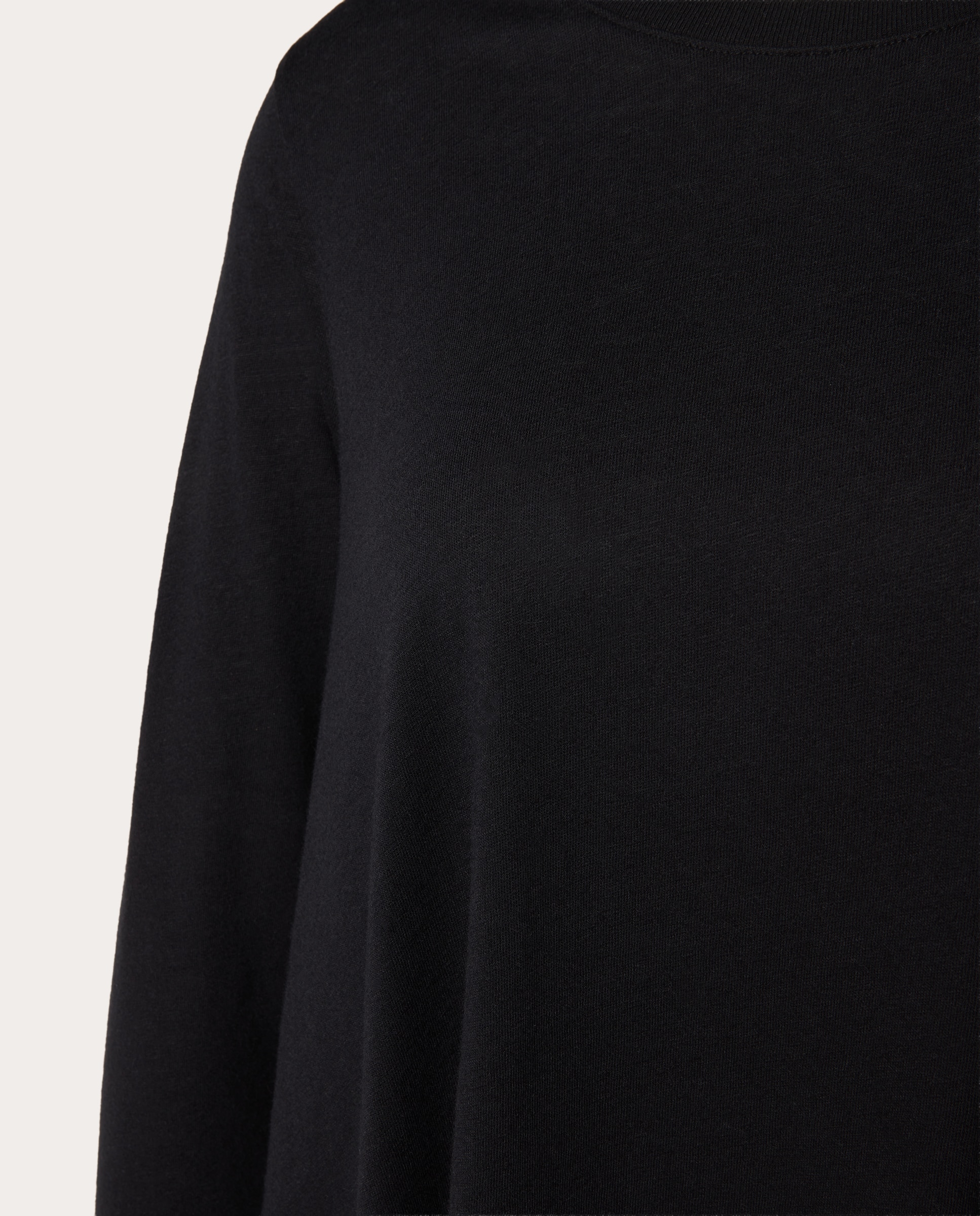T-shirt Fluida de Corte Evasê Preto-3