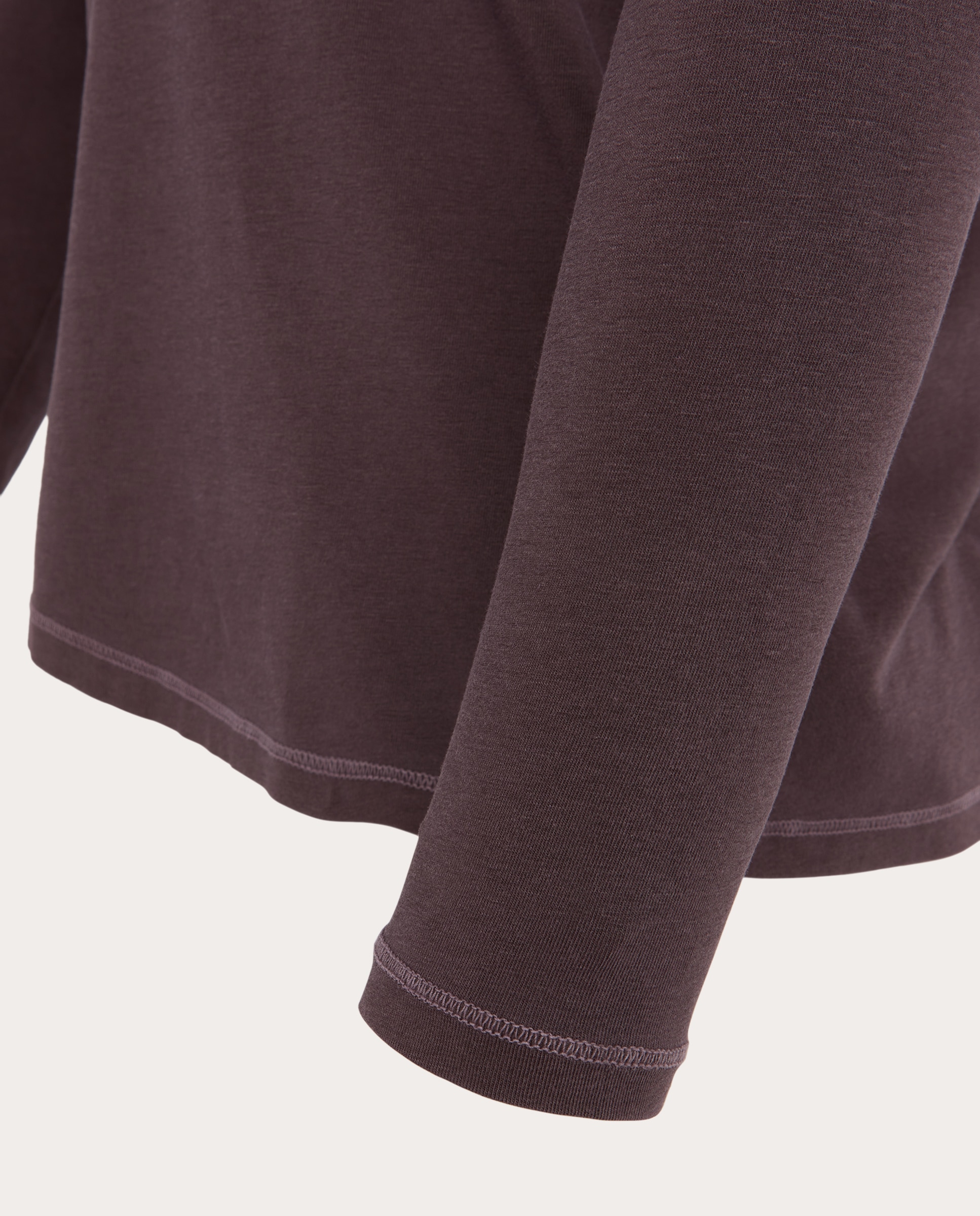 T-shirt Fluida com Decote em Bico Roxo-3