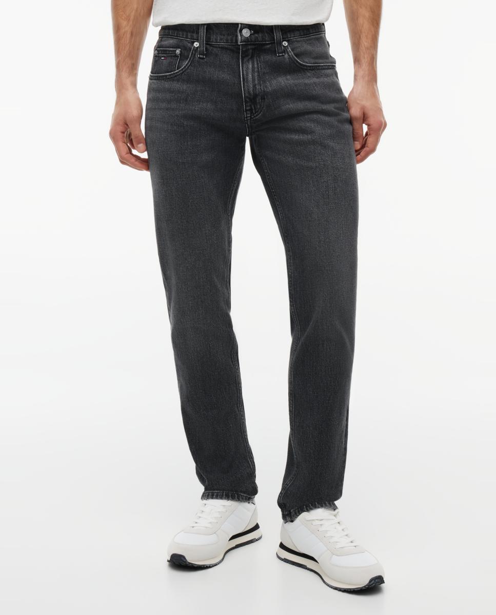 Jeans Slim Fit com Desenho de Cinco Bolsos e Fecho de Correr e Botão Preto-2