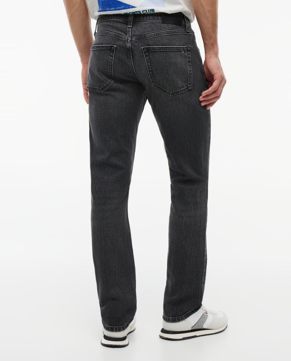 Jeans Slim Fit com Desenho de Cinco Bolsos e Fecho de Correr e Botão Preto-3