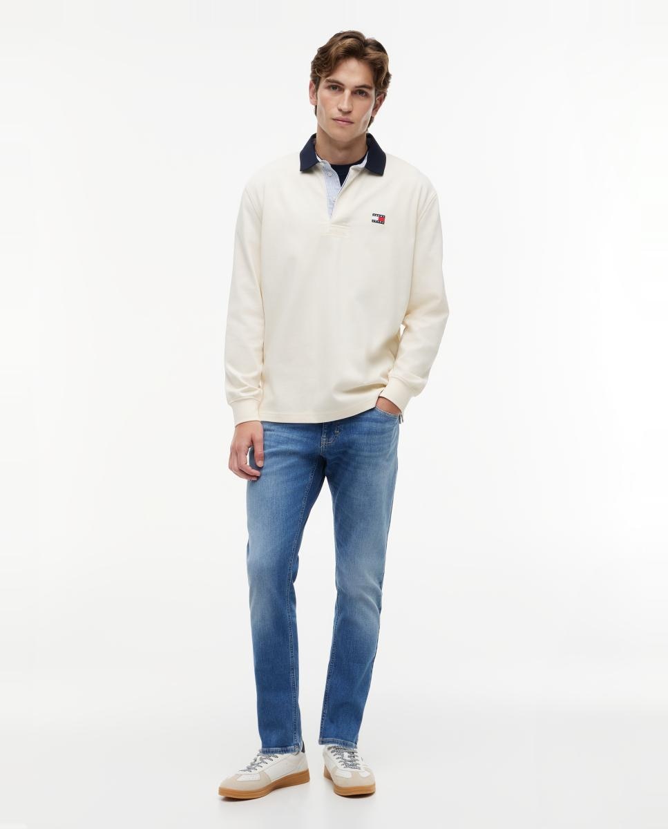Tommy Jeans - Vaquero slim tapered de hombre con diseño de cinco bolsillos y cierre con cremallera y botón.