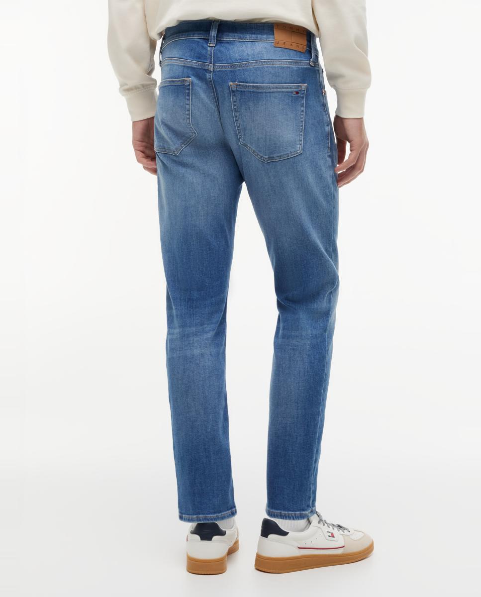 Jeans Slim Tapered com Desenho de Cinco Bolsos e Fecho de Correr e Botão Azul-3