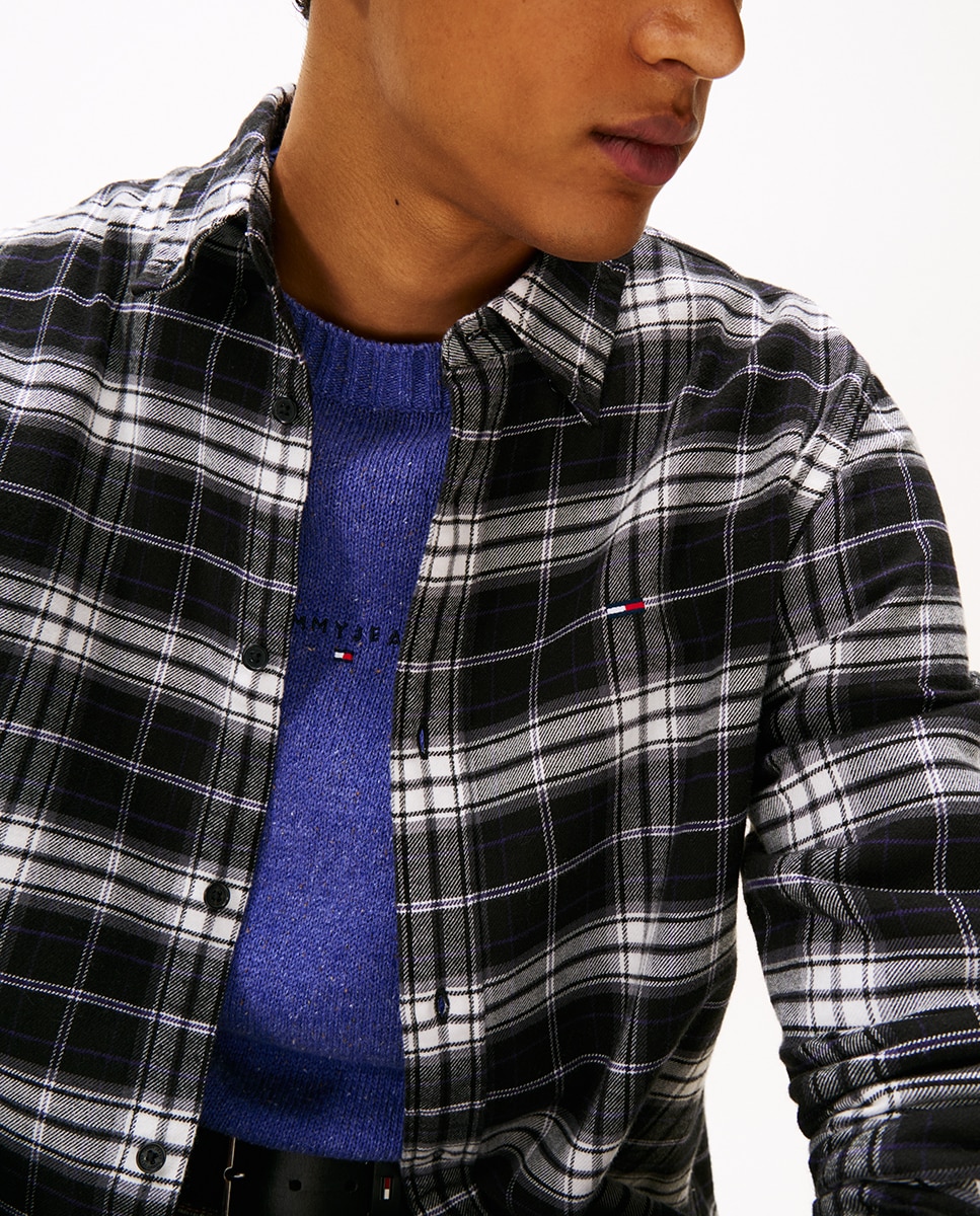 Camisa Regular Fit com Manga Comprida Preto-3