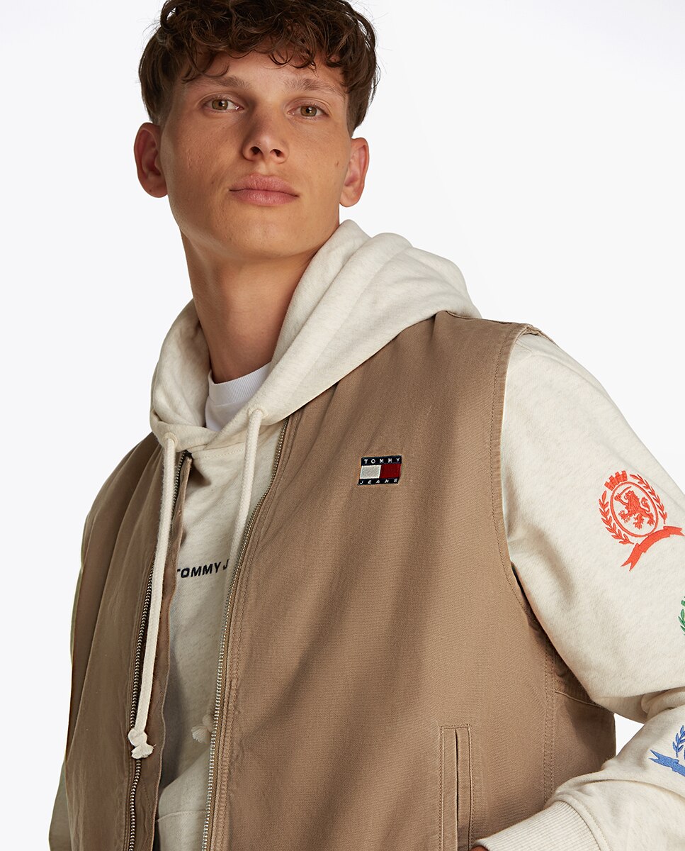 Colete Regular Fit com Fecho de Correr Camel-3