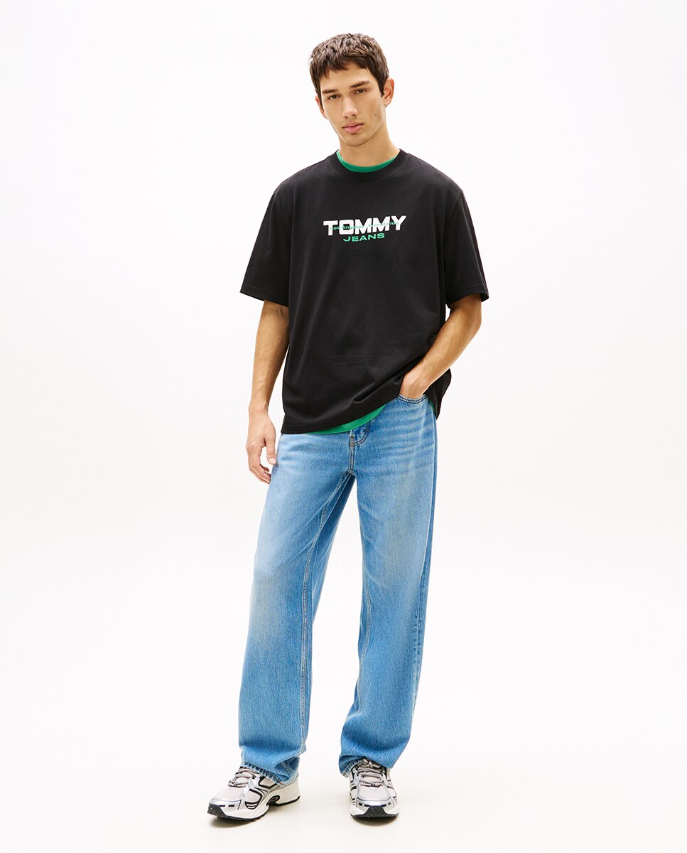 T-shirt 90s Fit com Manga Curta Preto-5