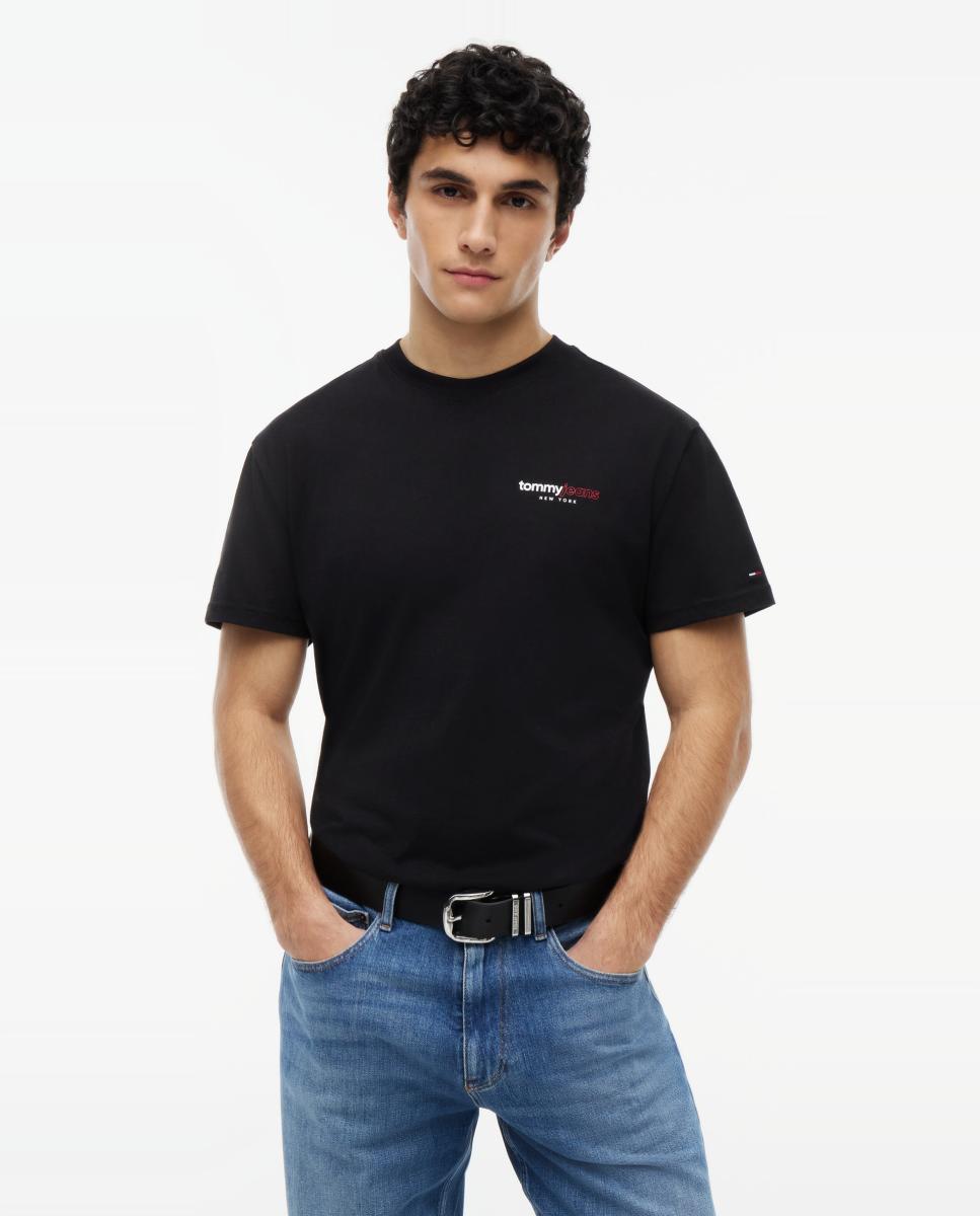 Tommy Jeans - Camiseta de manga corta en color negro, con gráfico discreto en el pecho y corte regular.