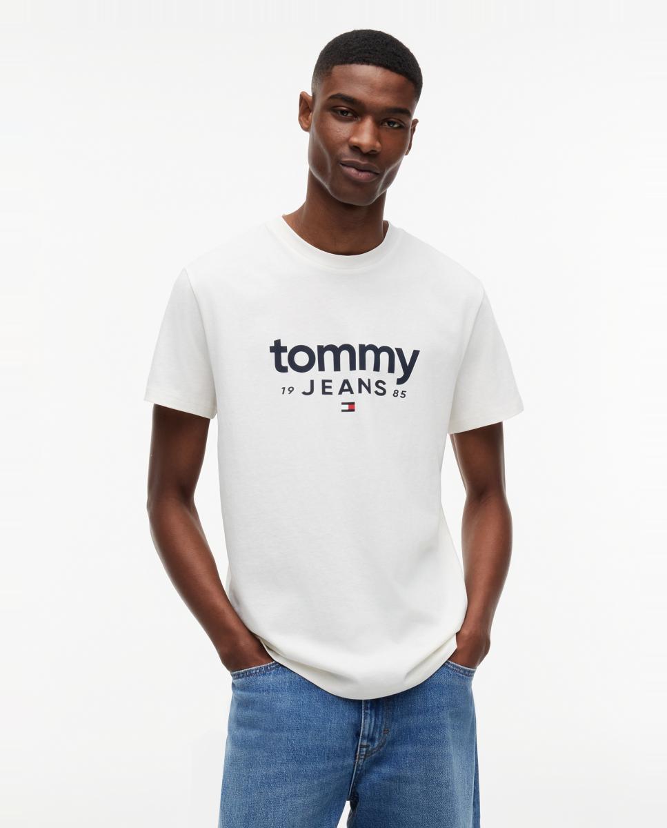 Tommy Jeans - Camiseta de manga corta en color blanco, con logo Tommy Jeans en el pecho y corte slim.