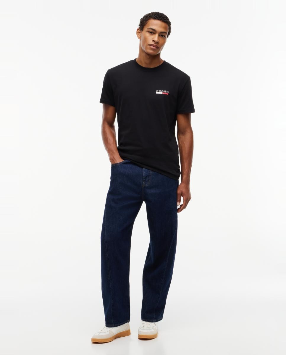 T-shirt de Corte Regular DNA com Grafismo no Peito e nas Costas. Preto-4