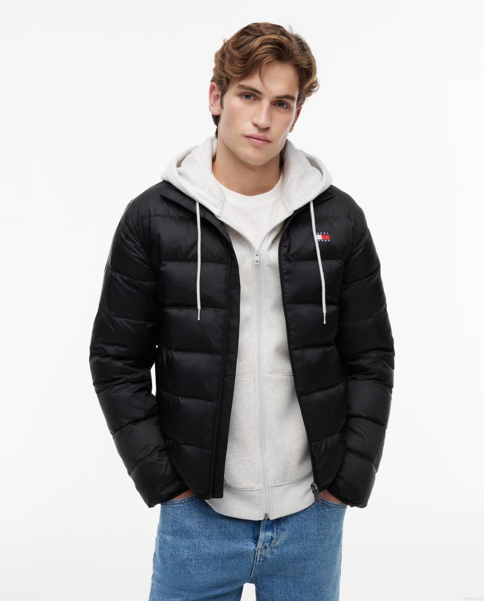 Tommy Jeans - Chaqueta acolchada ligera de hombre con estilo funcional.