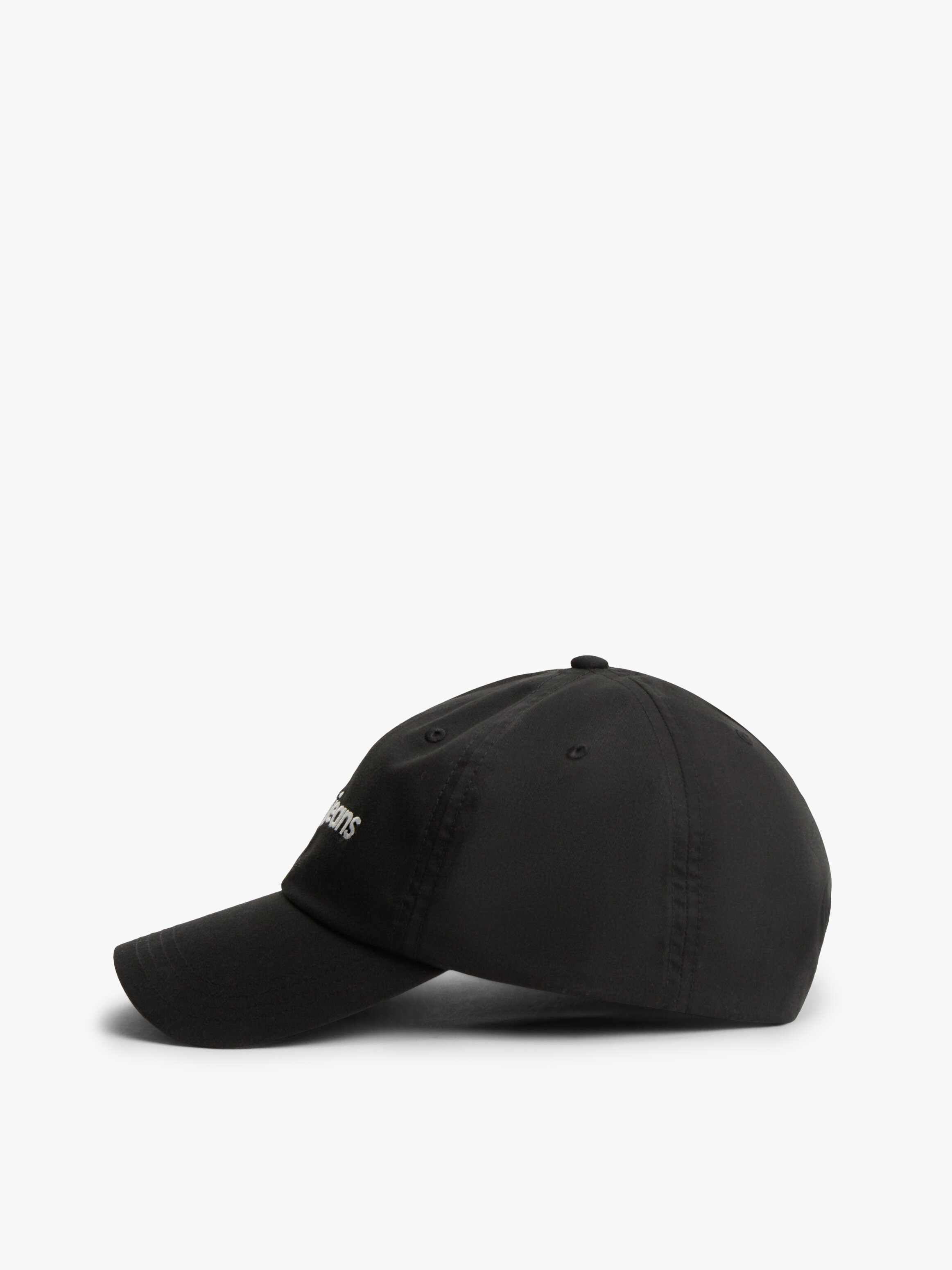 Boné de Estilo Clássico com Bordado Preto-3