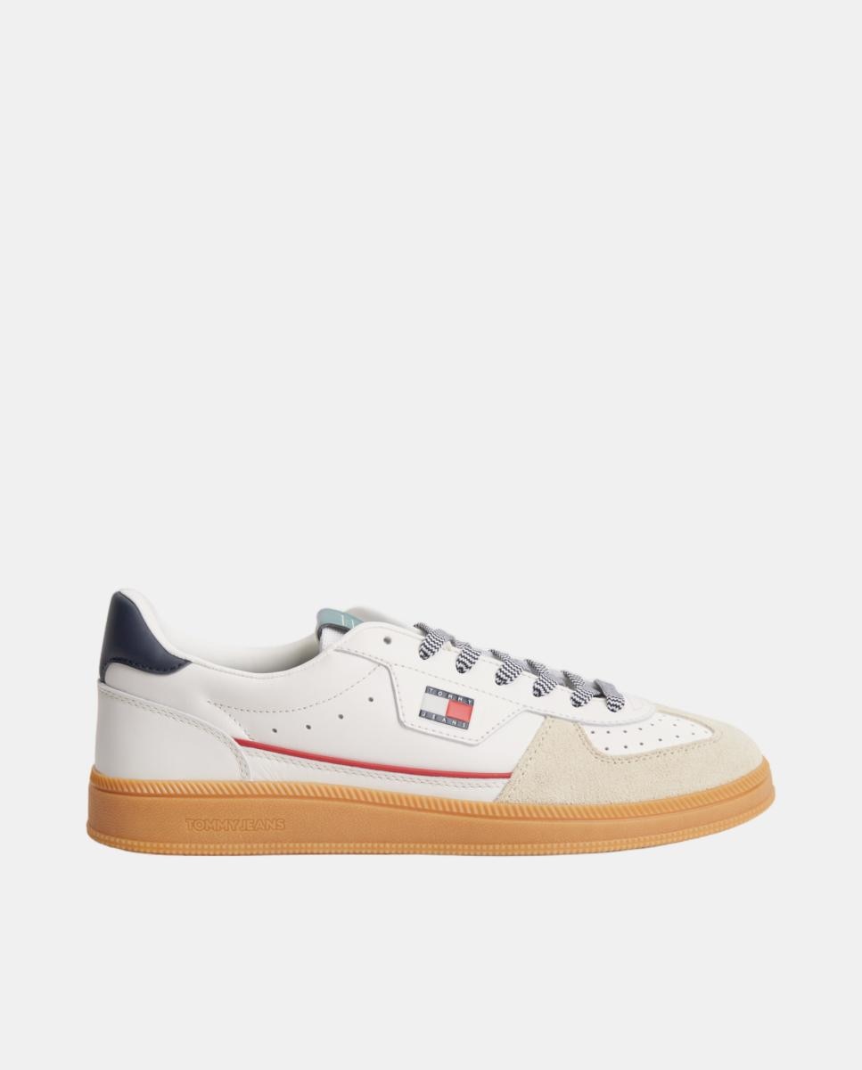 Imagem 0 de Sapatilhas Low-Top em Pele com Desenho Urbano e Sola de Borracha