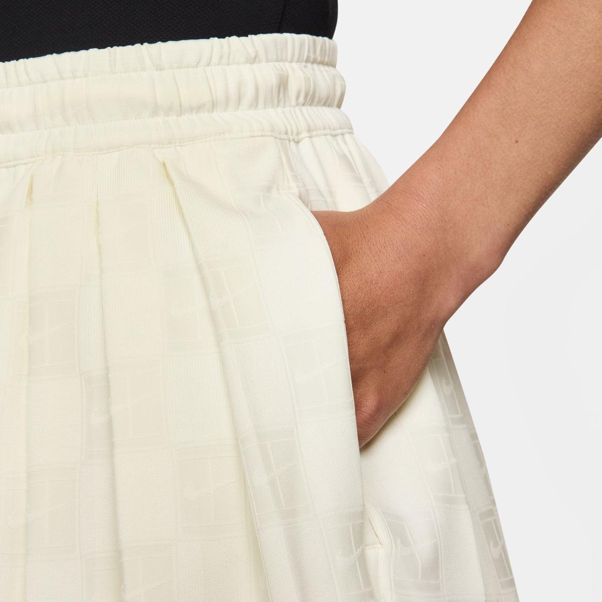 Calções de Training de Mulher W NKCT DF CRT CLTN HR Short Branco-4