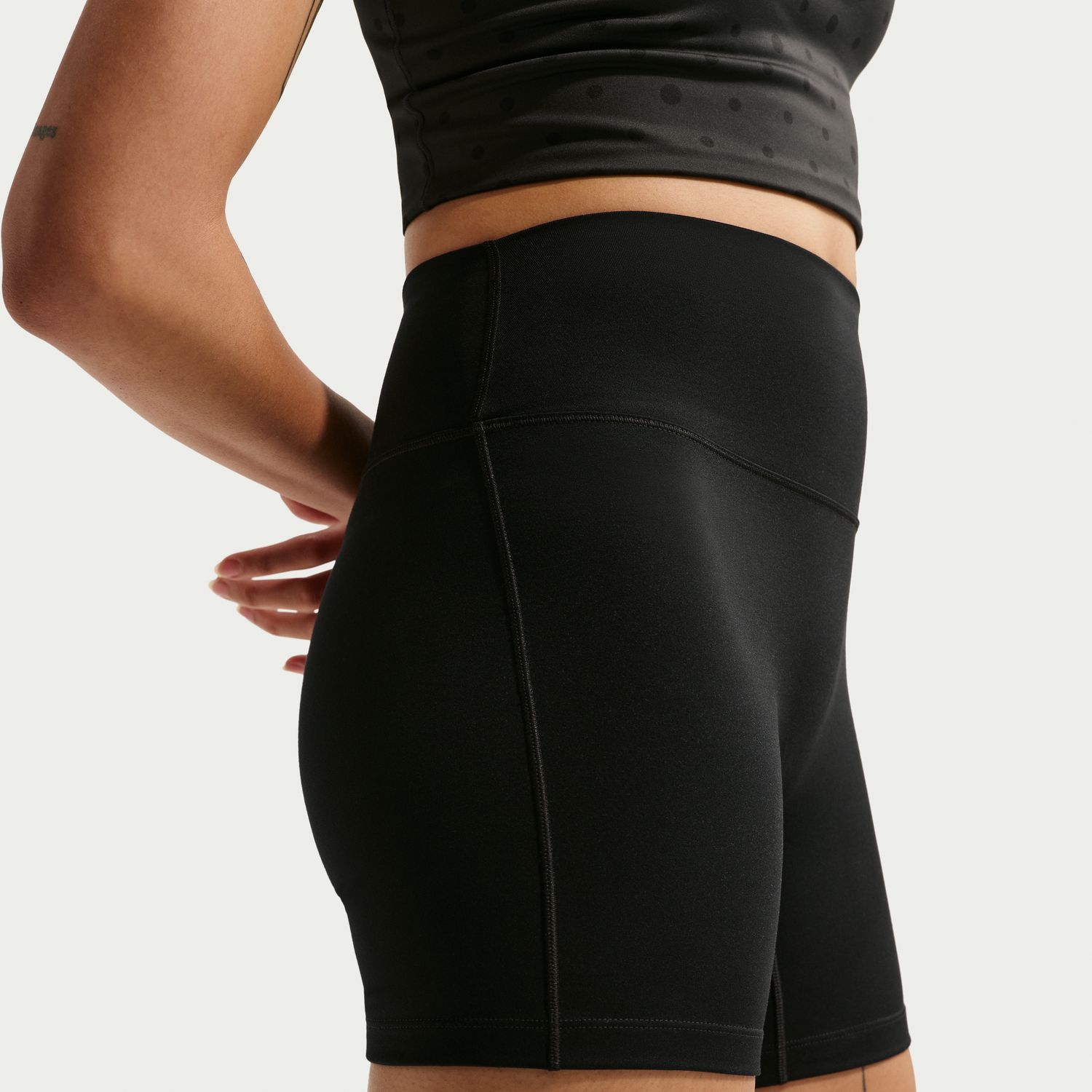 Leggings Tipo Calções de Mulher W Nk DF One HR 5In Preto-4