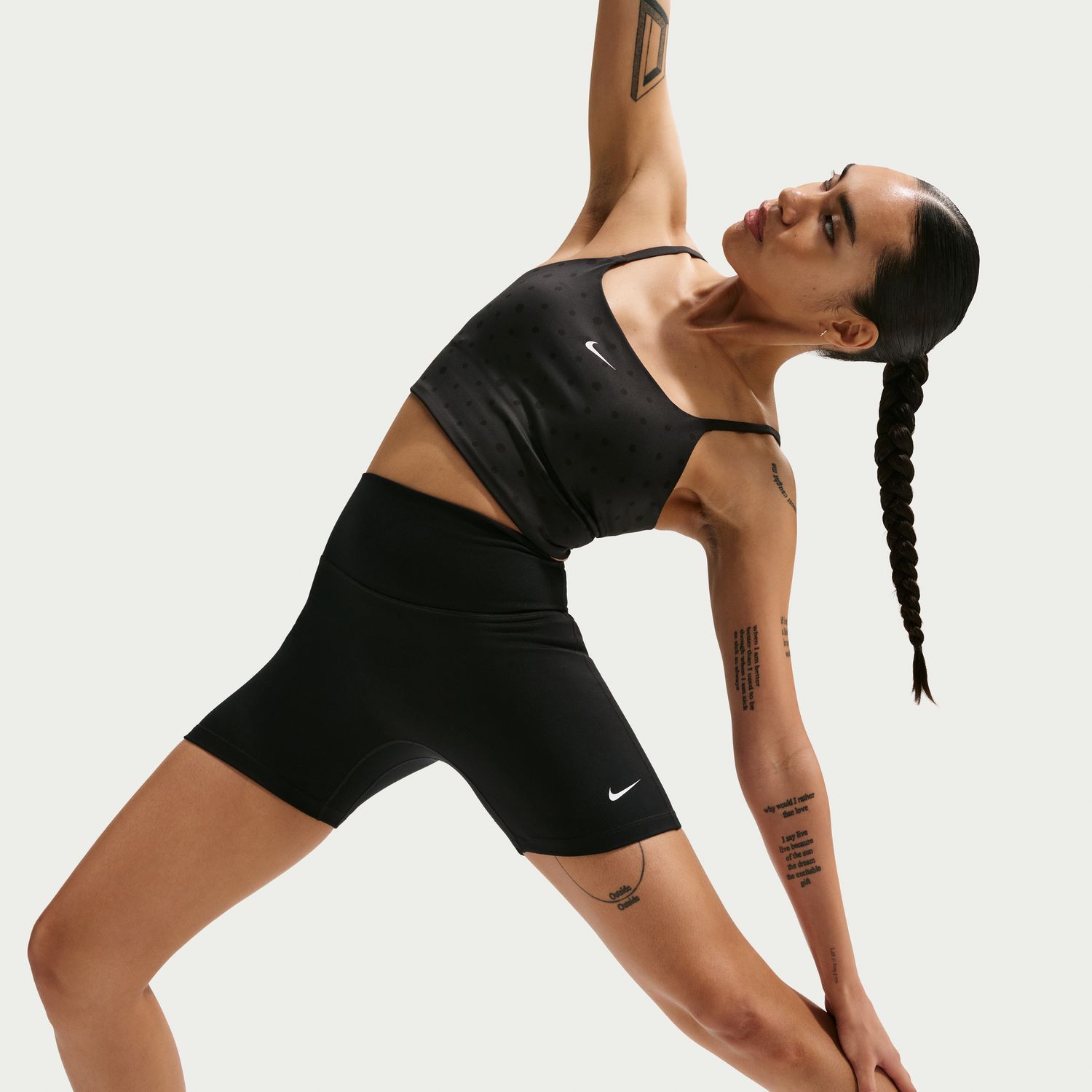 Leggings Tipo Calções de Mulher W Nk DF One HR 5In Preto-5