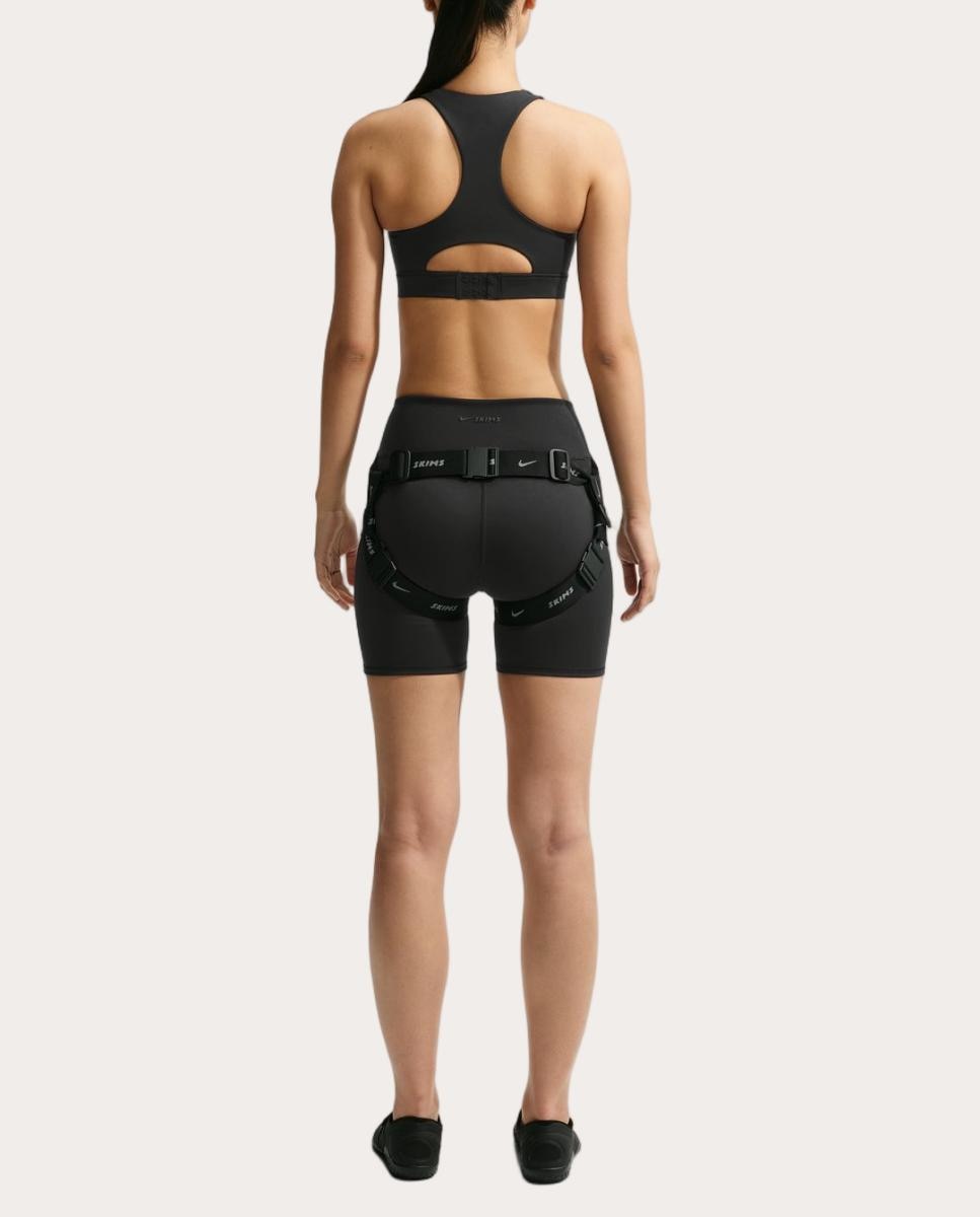 Malla corta de mujer Matte 5'' NikeSKIMS - Negro Negro-4