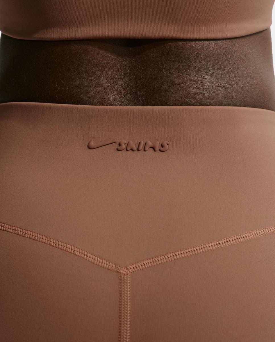 Malla corta de mujer Matte 5'' NikeSKIMS - Marrón Marrón-6