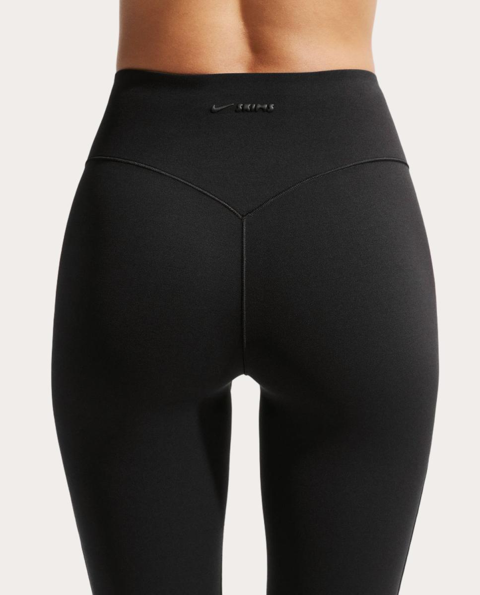 Malla de mujer Studio Stretch 26'' NikeSKIMS - Negro Negro-2