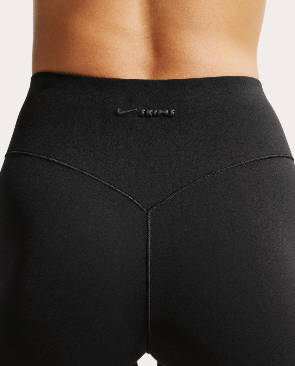Malla de mujer Studio Stretch 26'' NikeSKIMS - Negro Negro-4