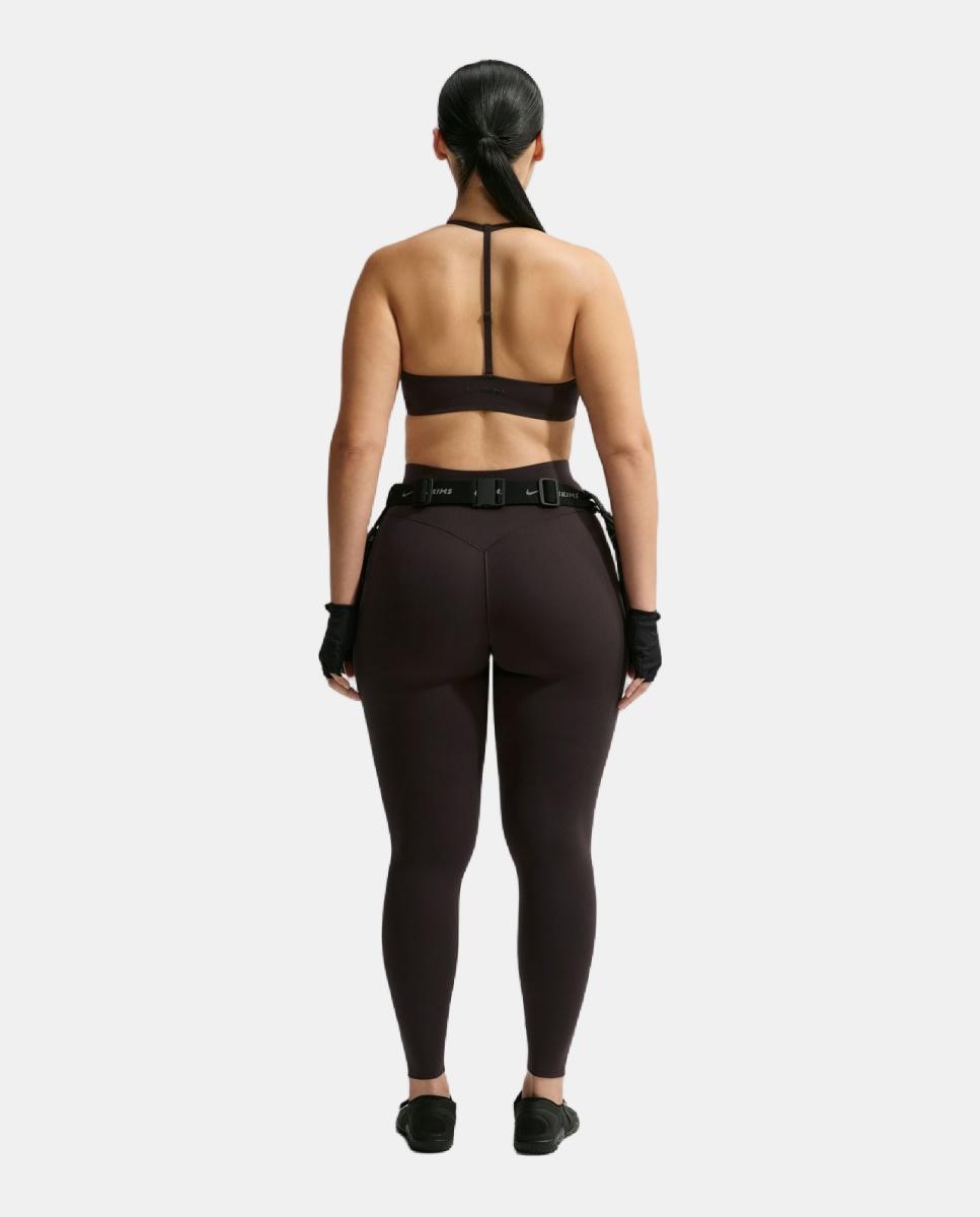 Malla de mujer Studio Stretch 26'' NikeSKIMS - Marrón Marrón-11