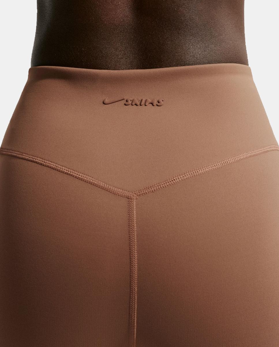 Malla de mujer Matte 26'' NikeSKIMS - Marrón Marrón-6
