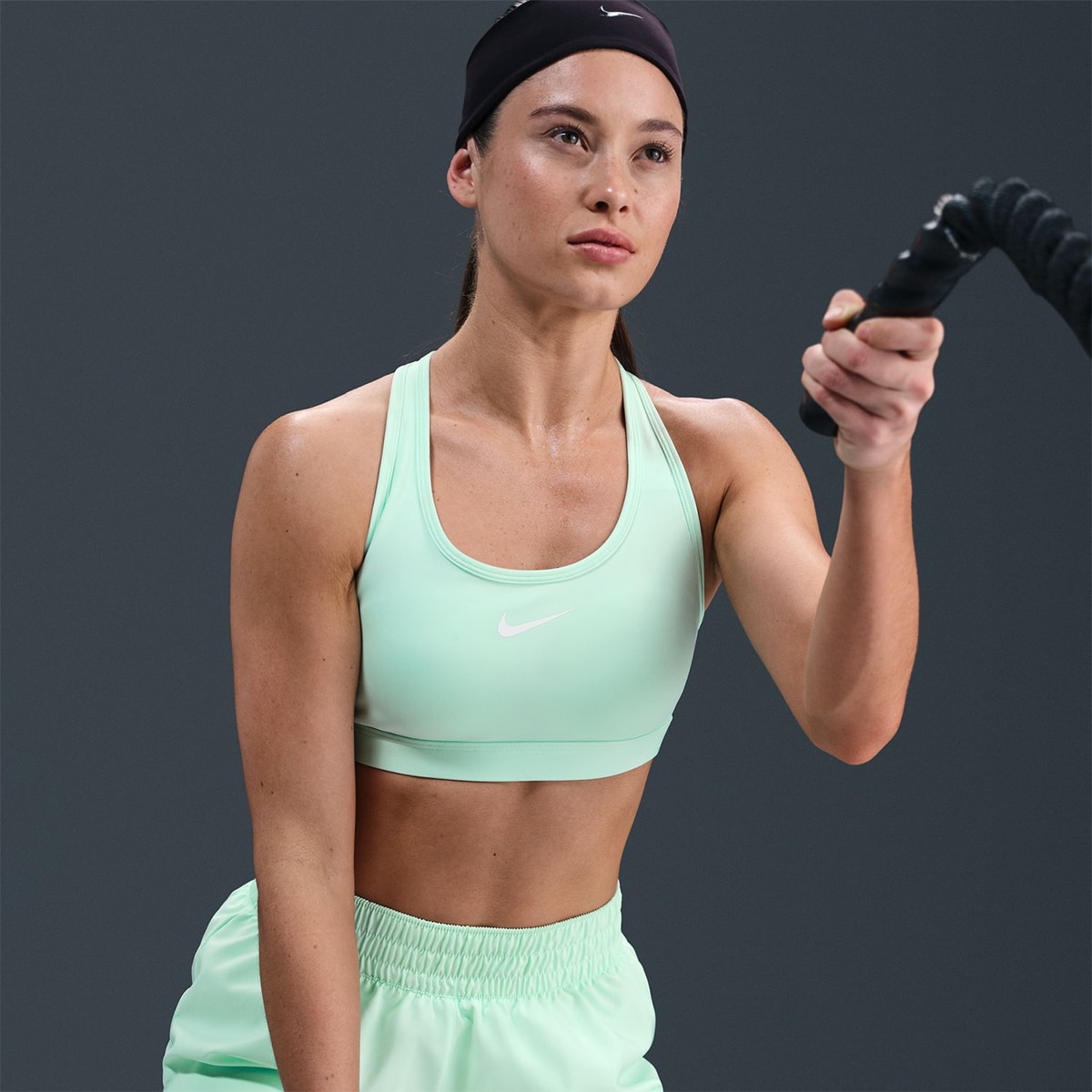 Top de Mulher Swoosh Medium Support Verde-4