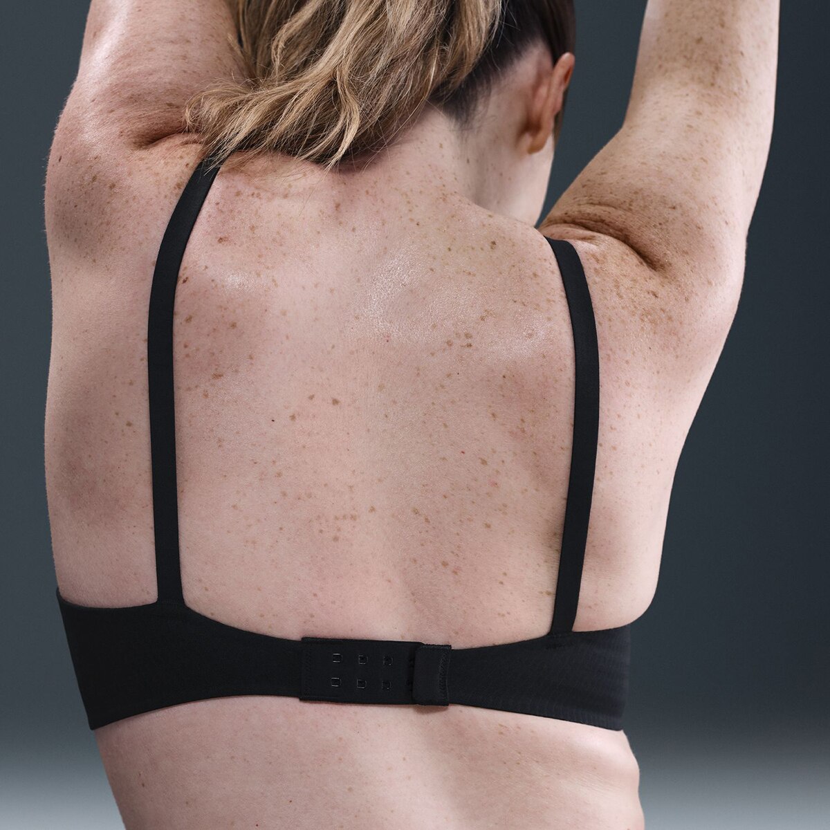 Top de Mulher Alate Minimalist Preto-5