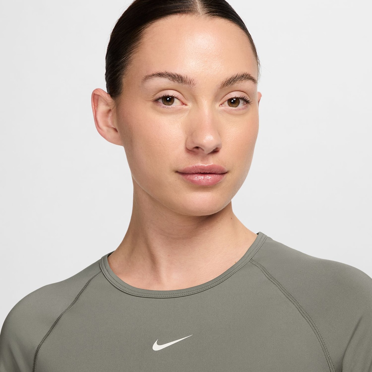 T-shirt de mulher Pro Nike Caqui-3