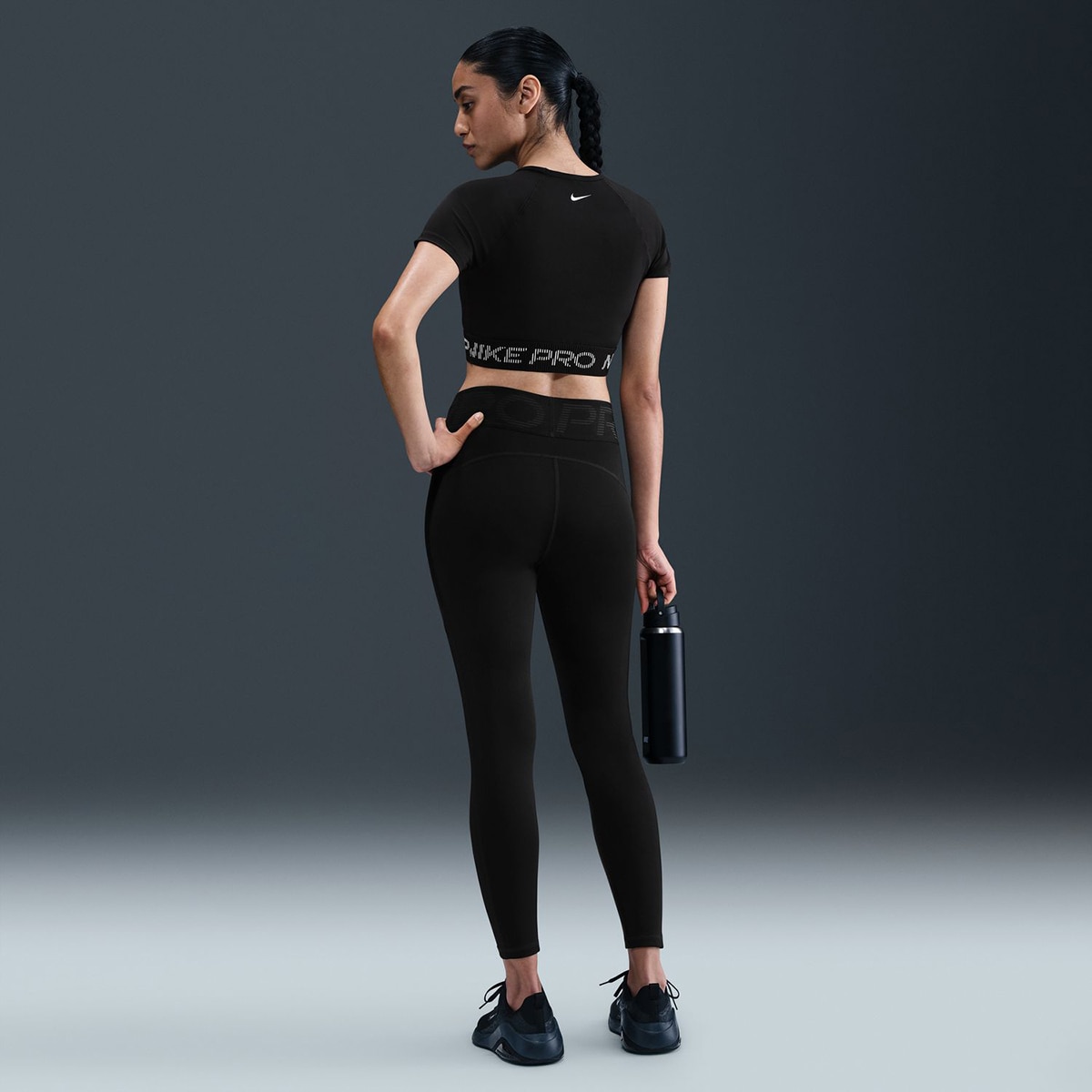T-shirt de mulher Pro Nike Preto-2