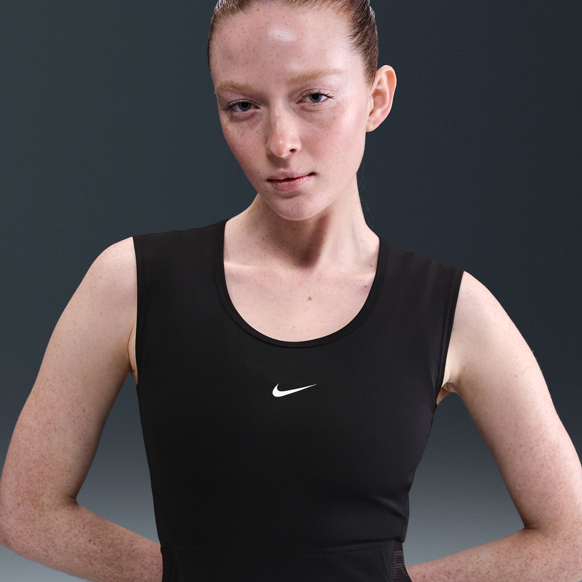 T-shirt de mulher Pro Nike Preto-4