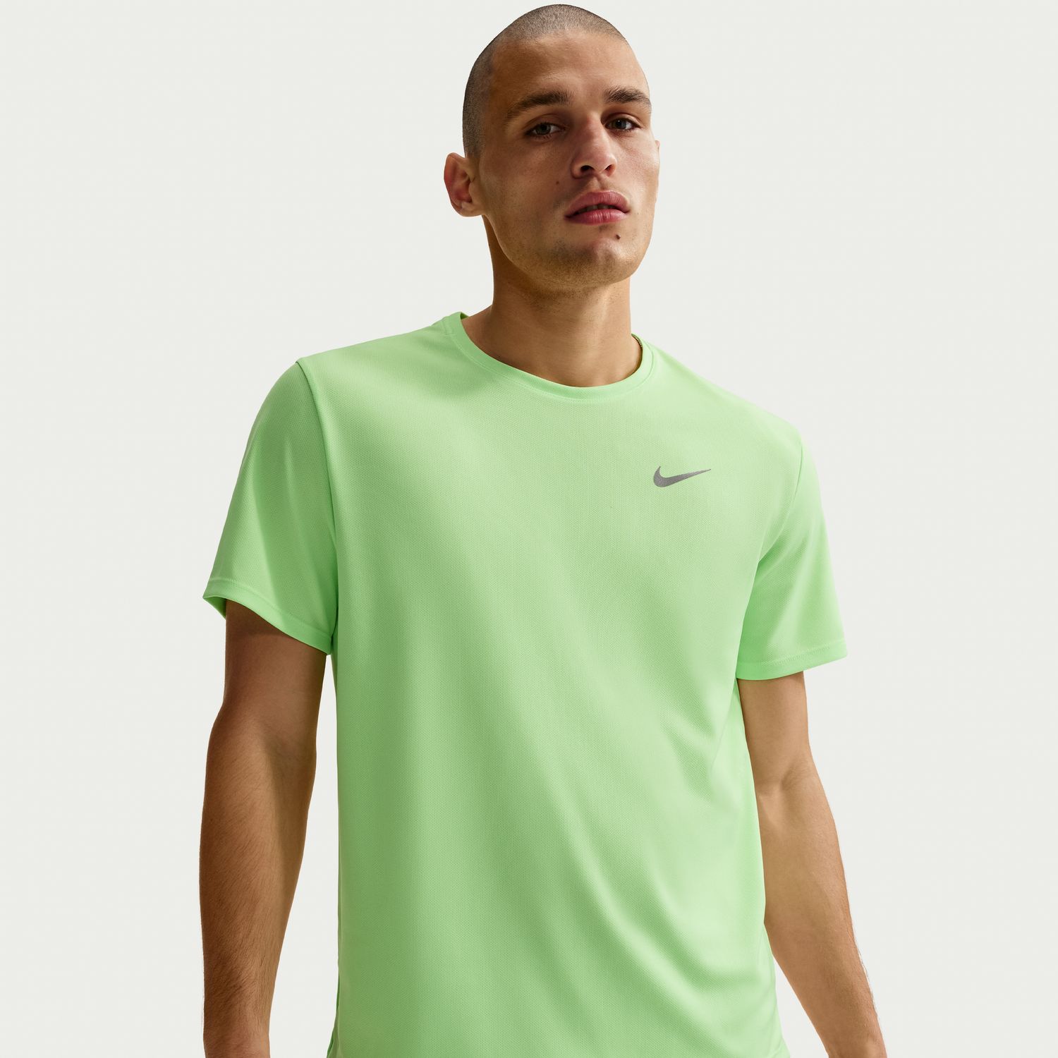 T-shirt de homem Miler Nike Verde-1