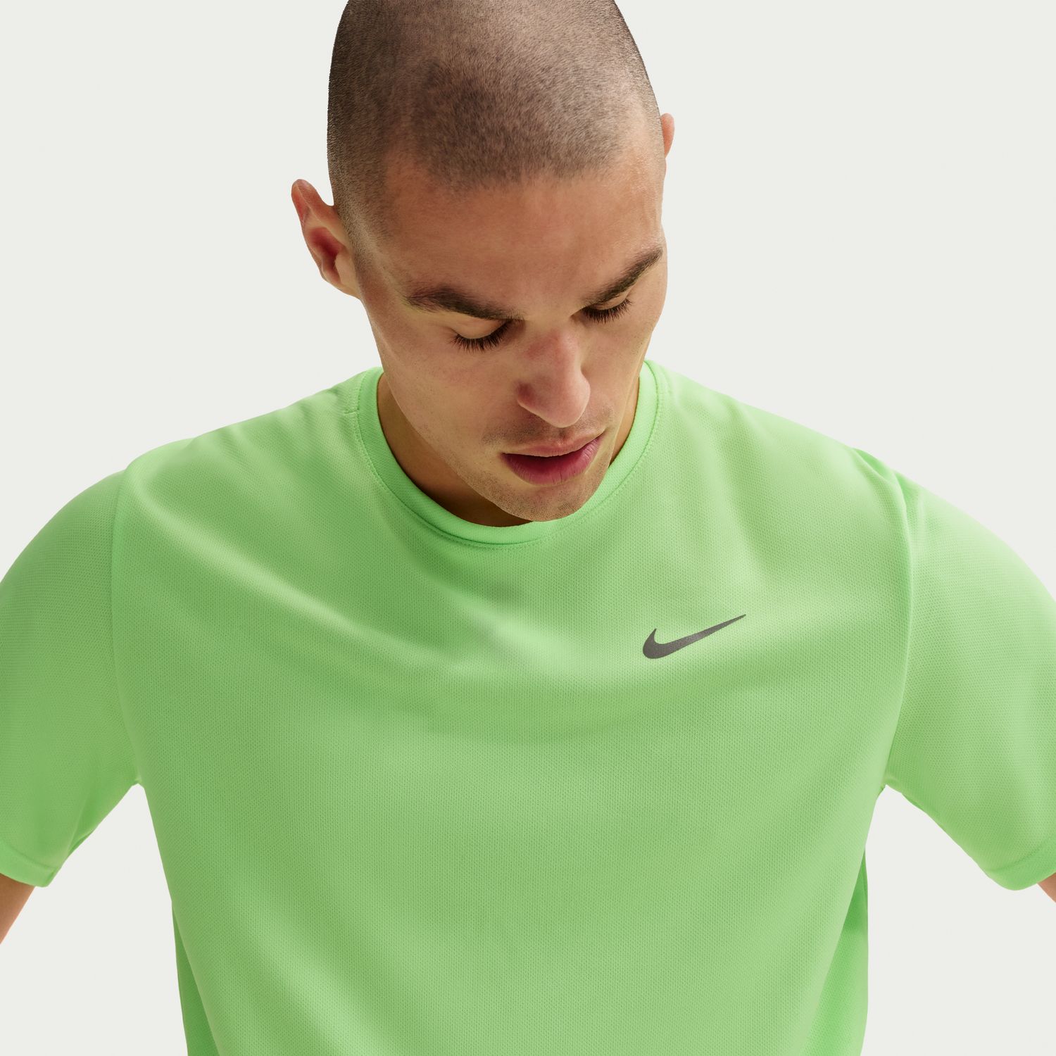 T-shirt de homem Miler Nike Verde-5