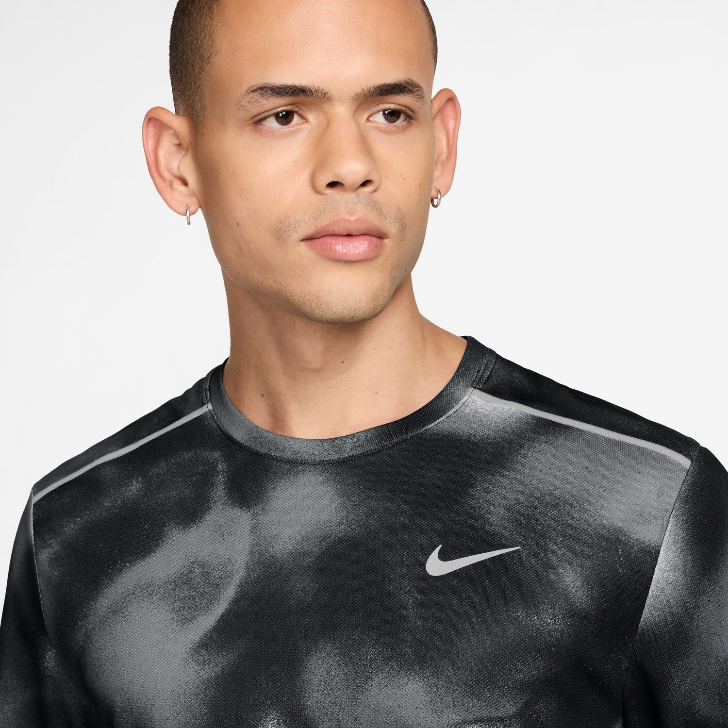 T-shirt de Homem M NK DF UV MILER AOP SS Preto-4