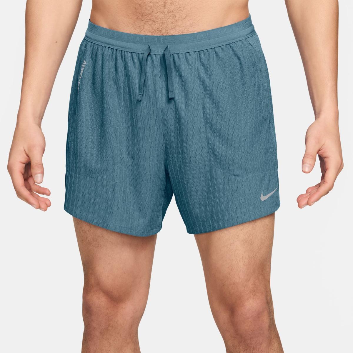 Imagen 0 de Pantalón corto de hombre Stride Aero-FIT Nike Gris