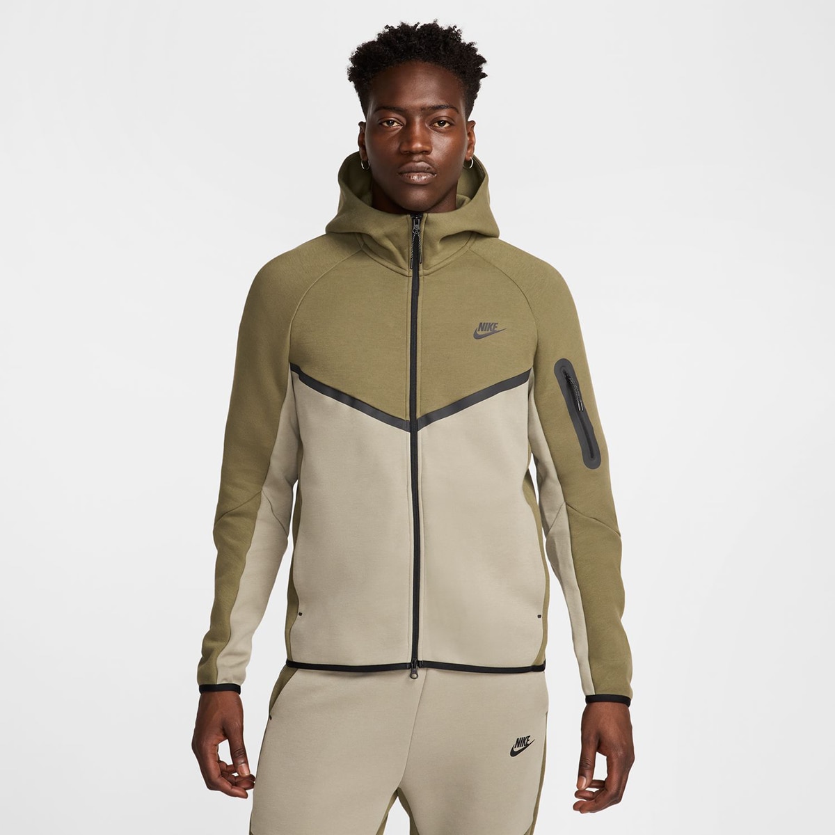 Sweatshirt de Homem Tech Verde Azeitona-1