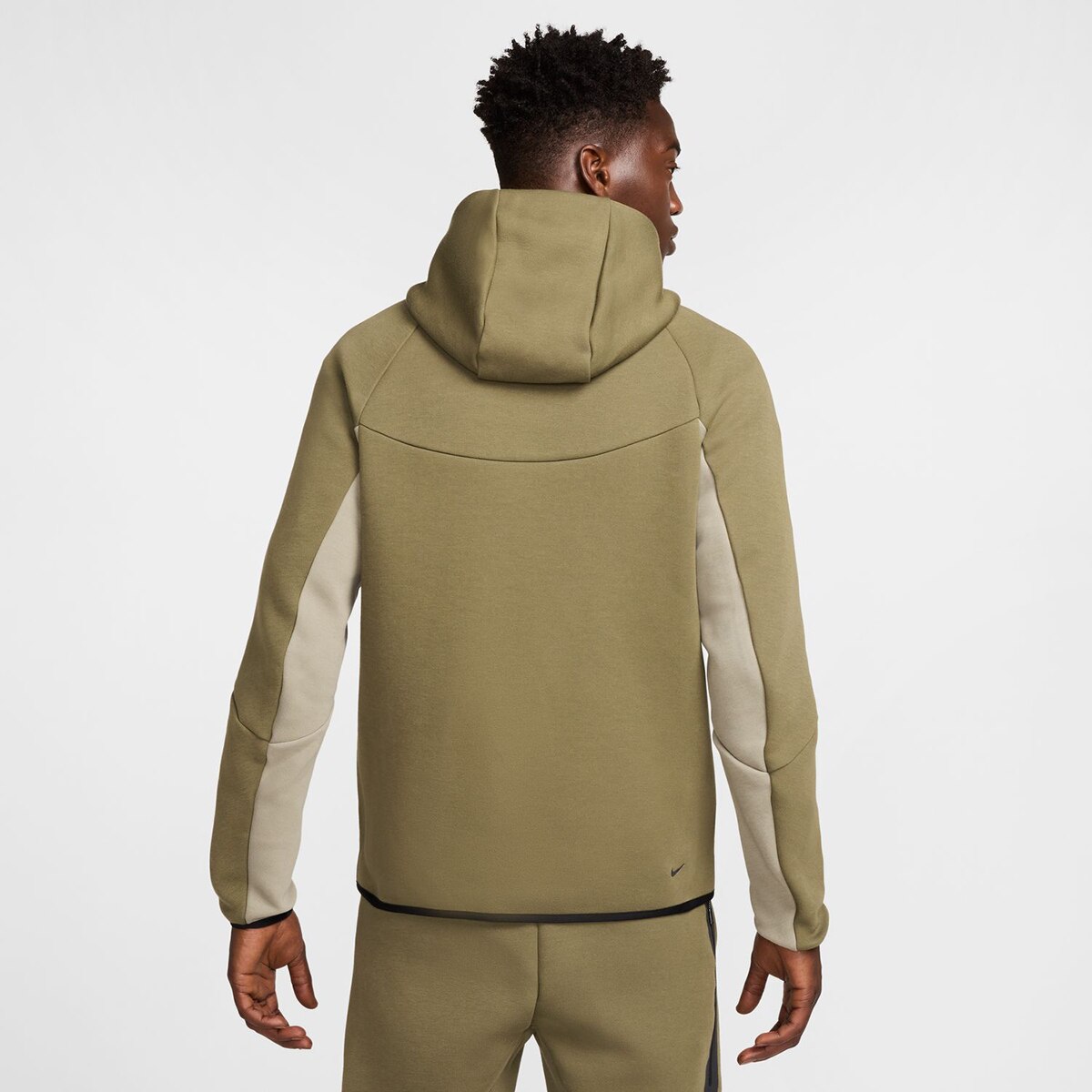 Sweatshirt de Homem Tech Verde Azeitona-2