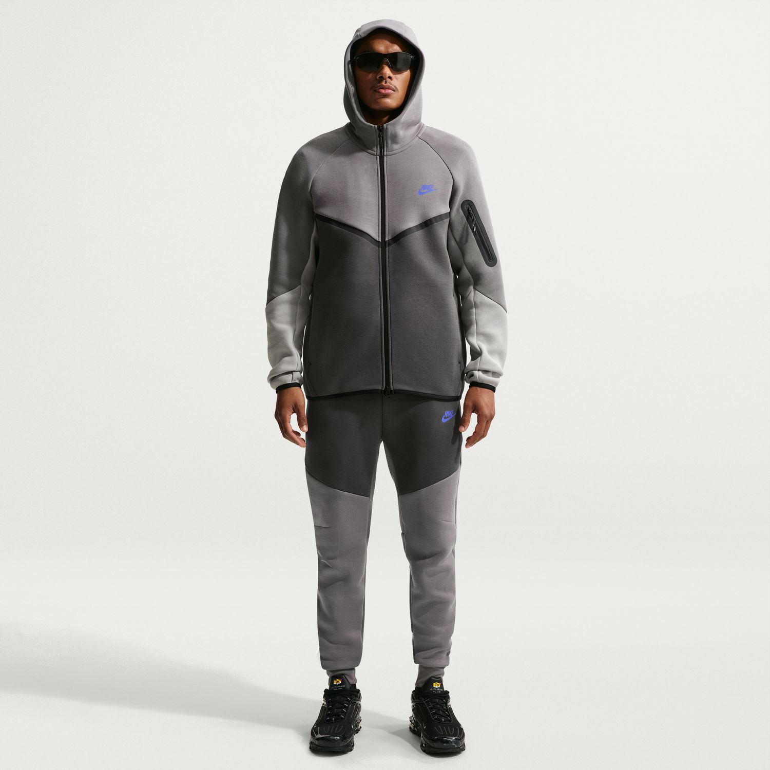 Sweatshirt de Homem Tech Cinzento-3