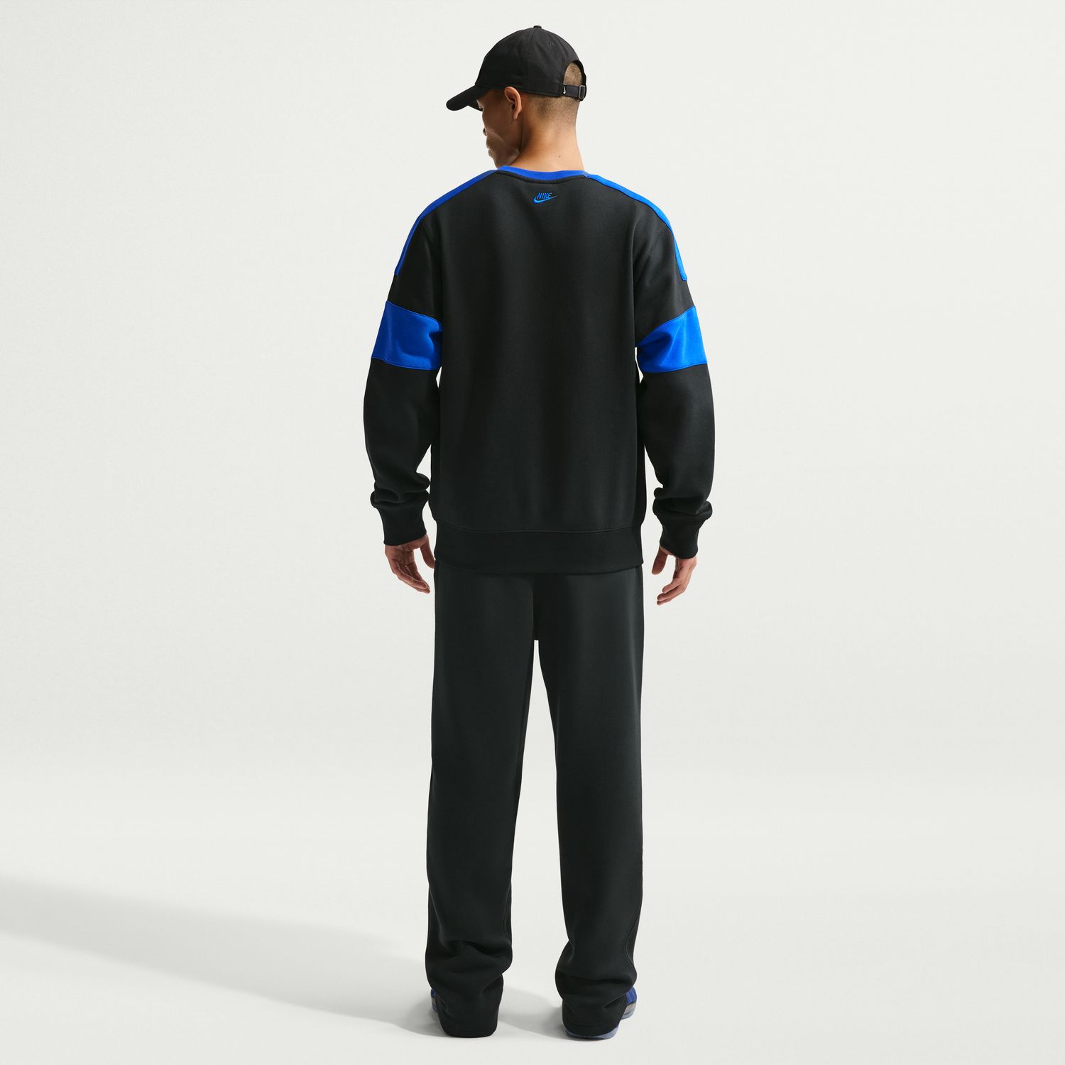 Sweatshirt de homem Sportswear Club Nike Preto-2