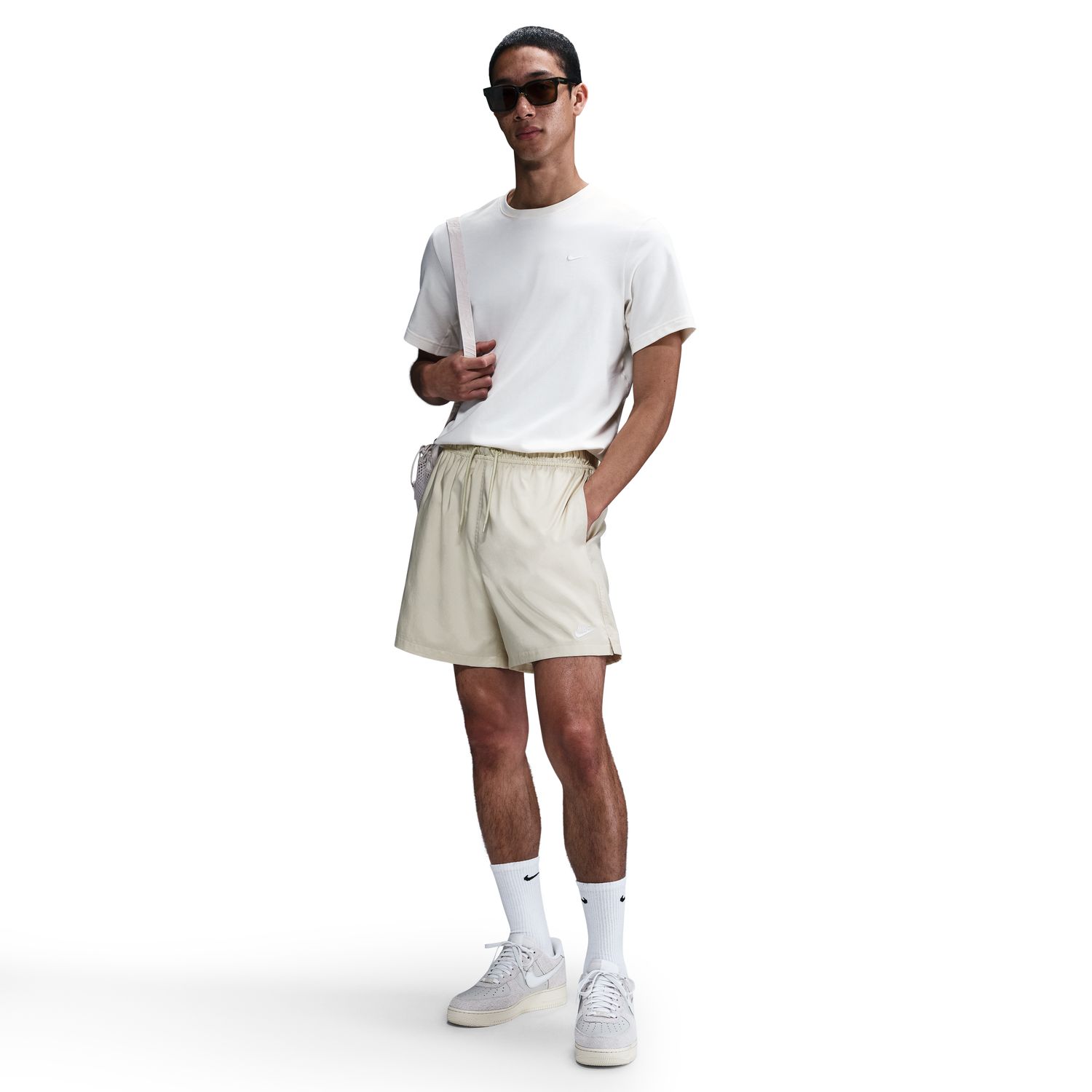 Calções de Homem M Nk Club Flow Short Castanho-3