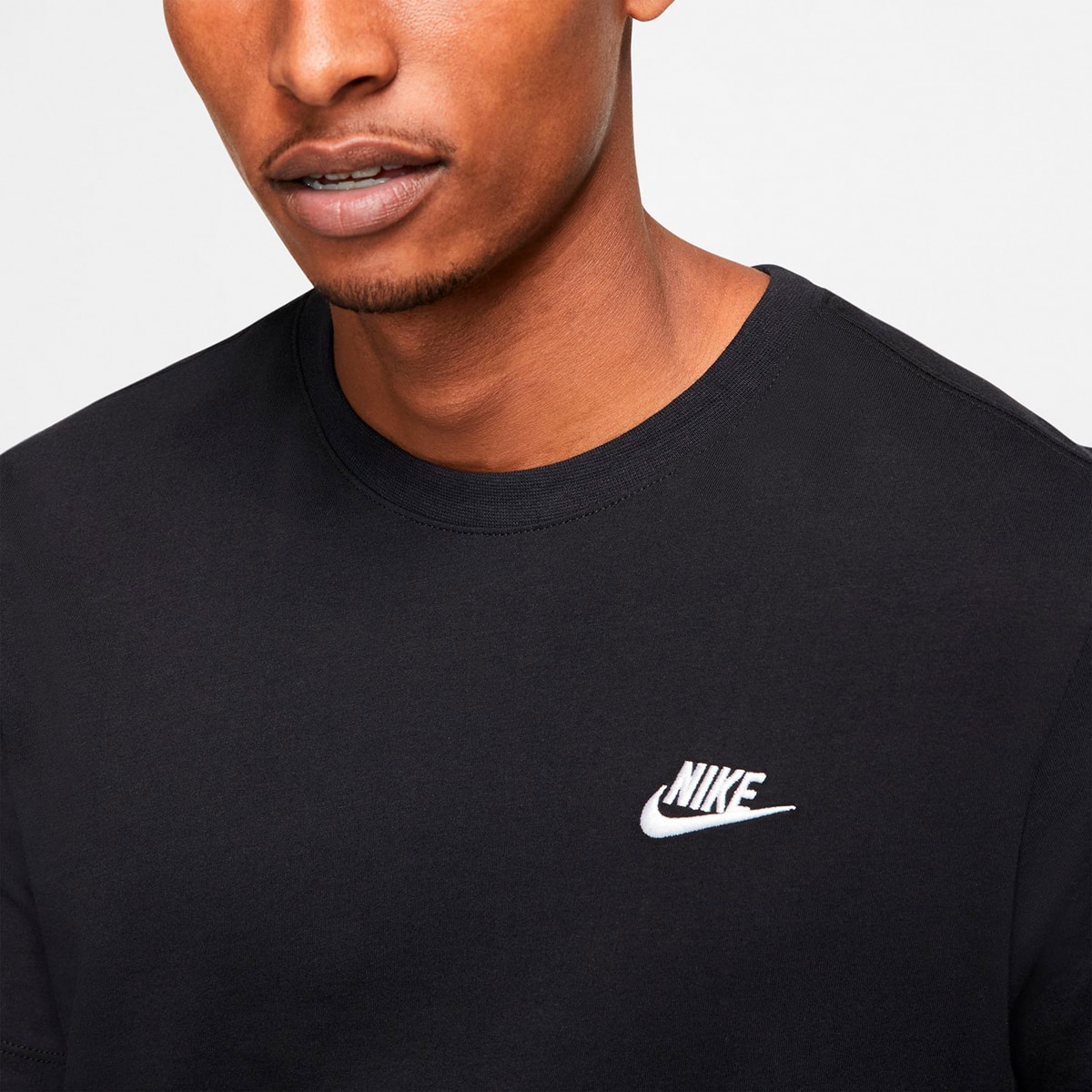 T-shirt Casual de Homem Sportswear Club Men's Preto-4