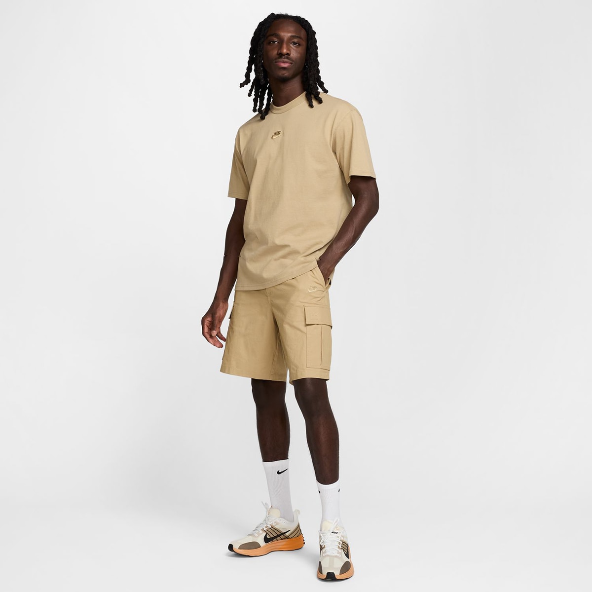 T-Shirt de Homem Sportswear Premium Essentials Bege-6