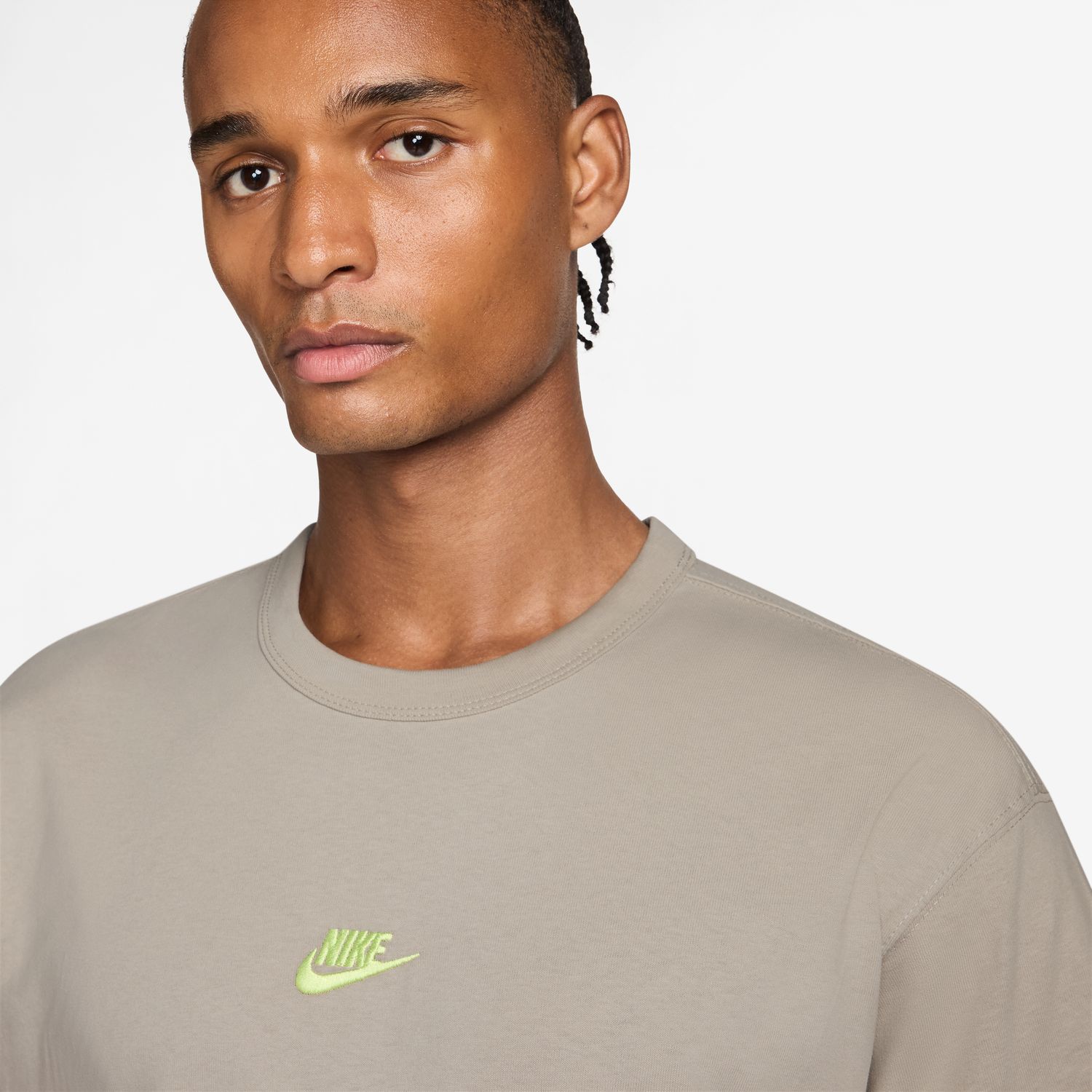 T-Shirt de Homem Sportswear Premium Essentials Bege-3