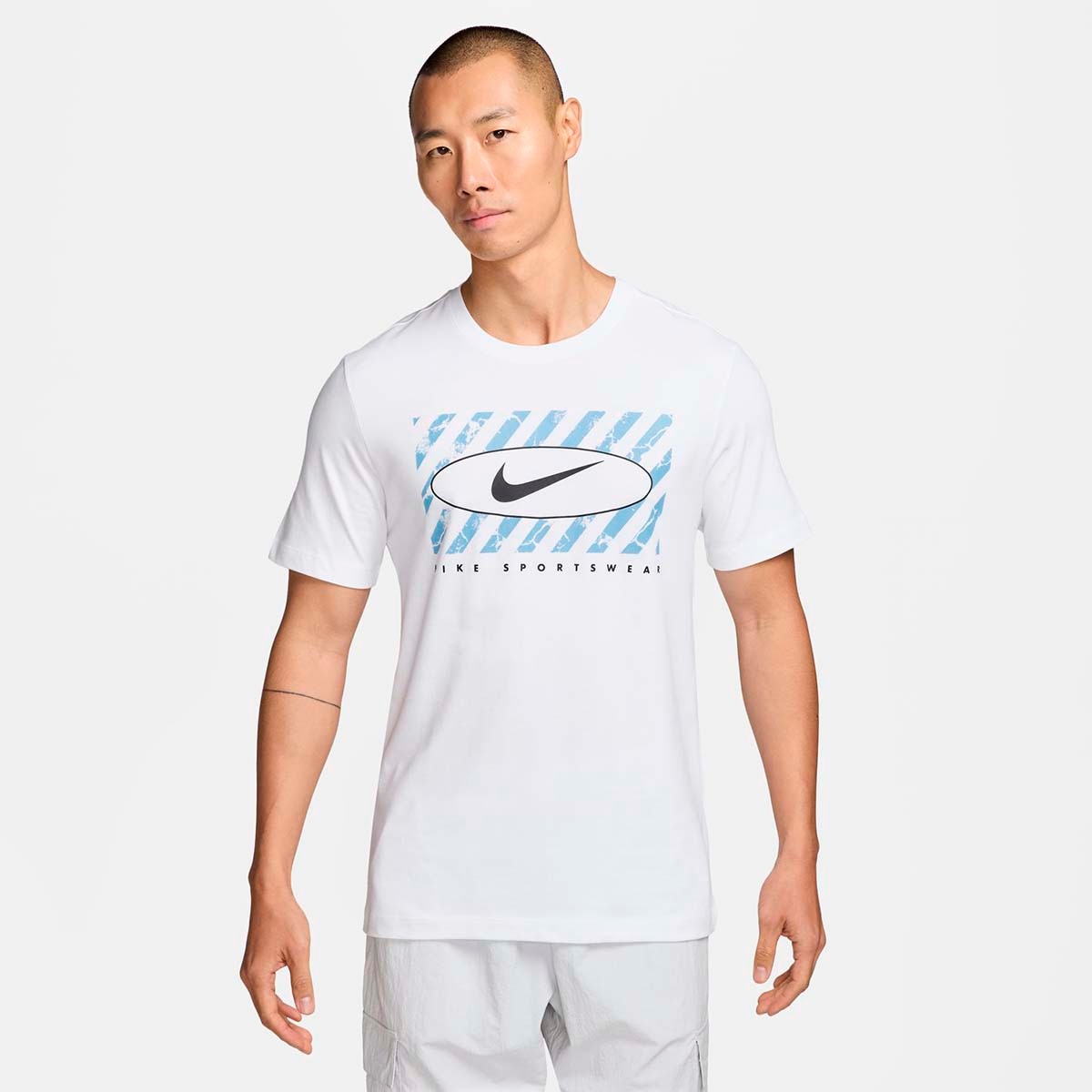 Imagen 0 de Camiseta de hombre M Nsw Tee Std Club 6Mo Swoosh Nike Blanco