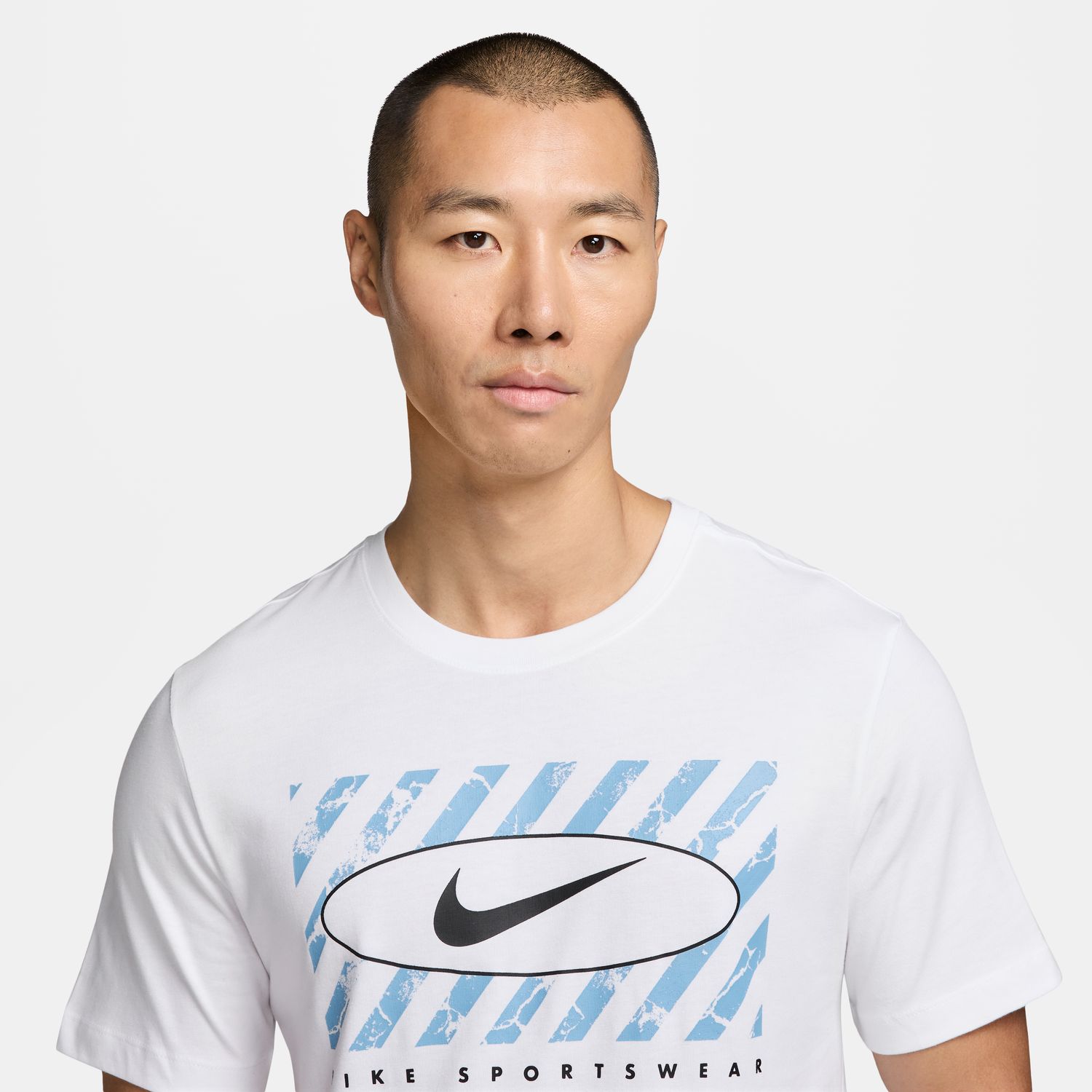 Imagen 3 de Camiseta de hombre M Nsw Tee Std Club 6Mo Swoosh Nike - Blanco Blanco