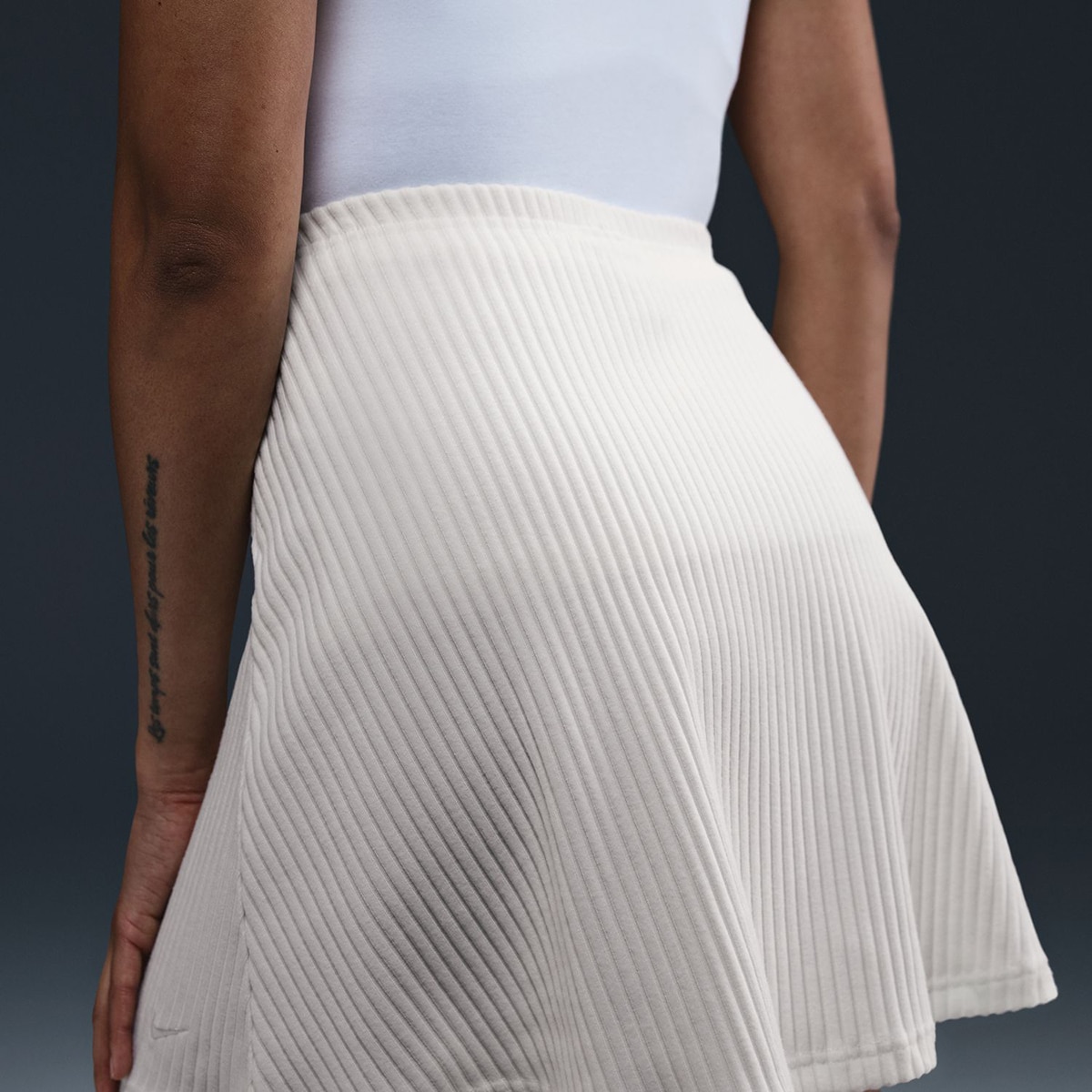 Saia de Mulher Sportswear Chill Rib Branco-4