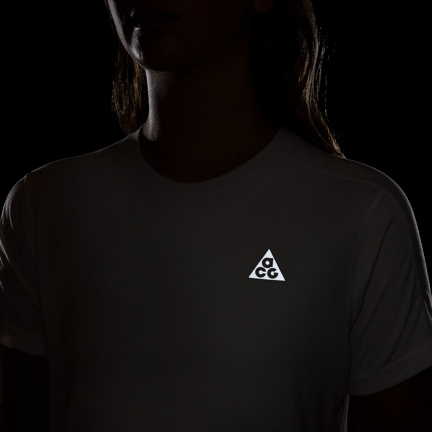 T-shirt de Mulher ACG Trail DF Ss Top Cinzento-4