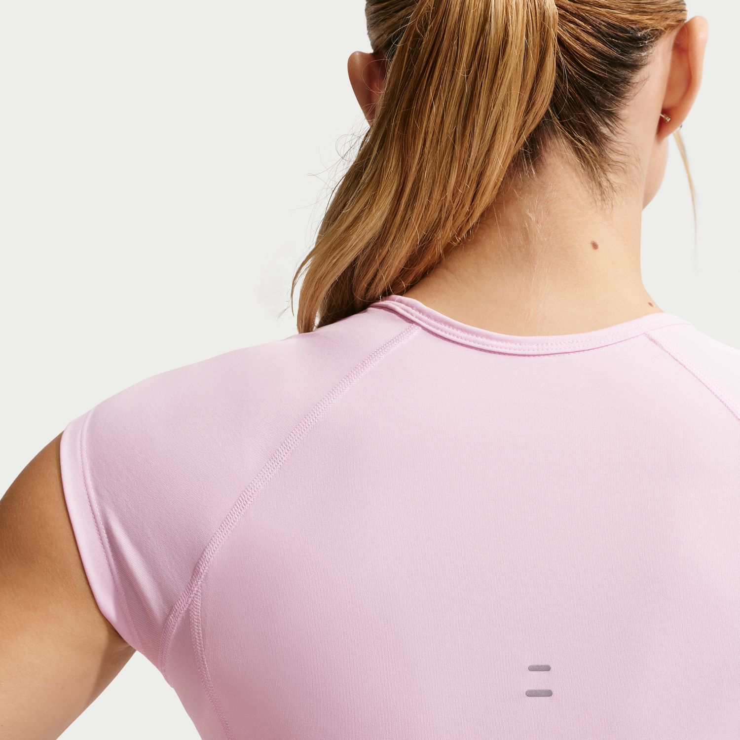 T-shirt Swoosh Run Rosa-4